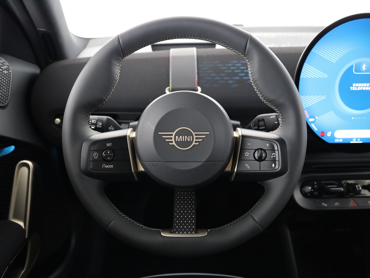 MINI Aceman E-image-17