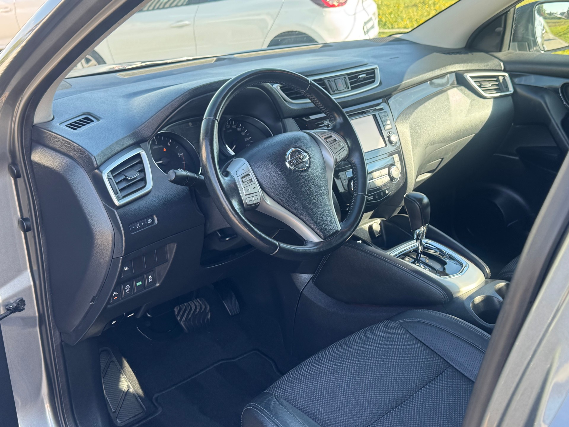 NISSAN Qashqai 1.6 dCi tekna Xtronic CVT-image-5
