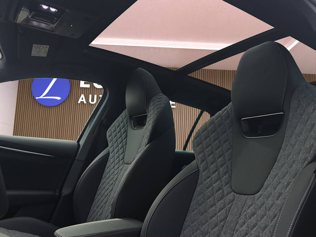 SKODA Octavia Combi 2.0 TSI SportLine 4x4 DSG-image-11