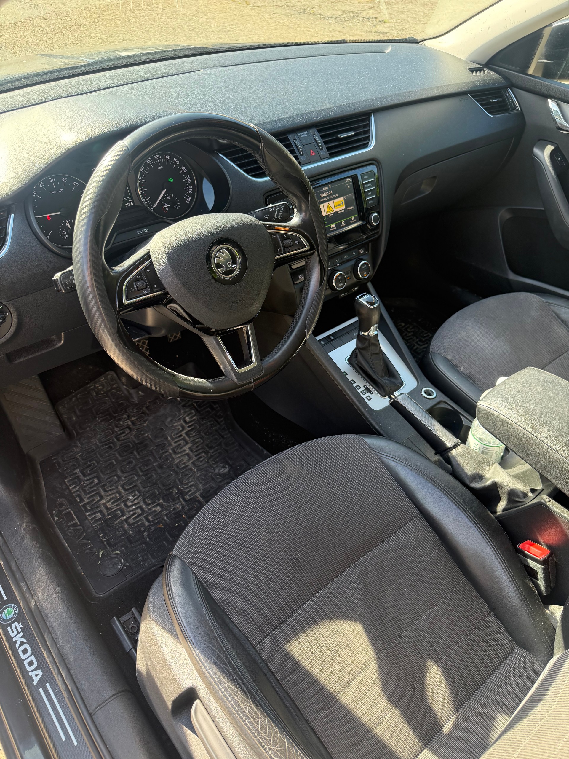 SKODA Octavia Combi 2.0 TDI Swiss Edition DSG-image-6