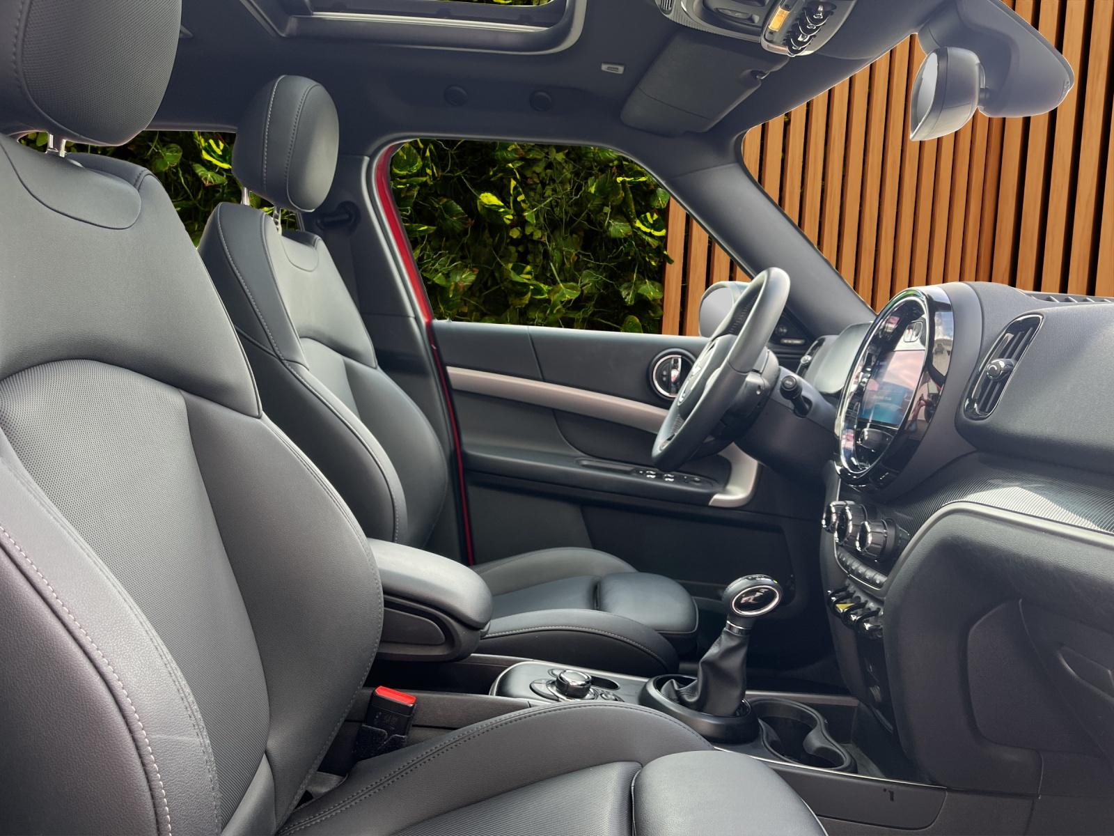 MINI Countryman Cooper SE ALL4 PHEV Steptronic (CH)-image-11