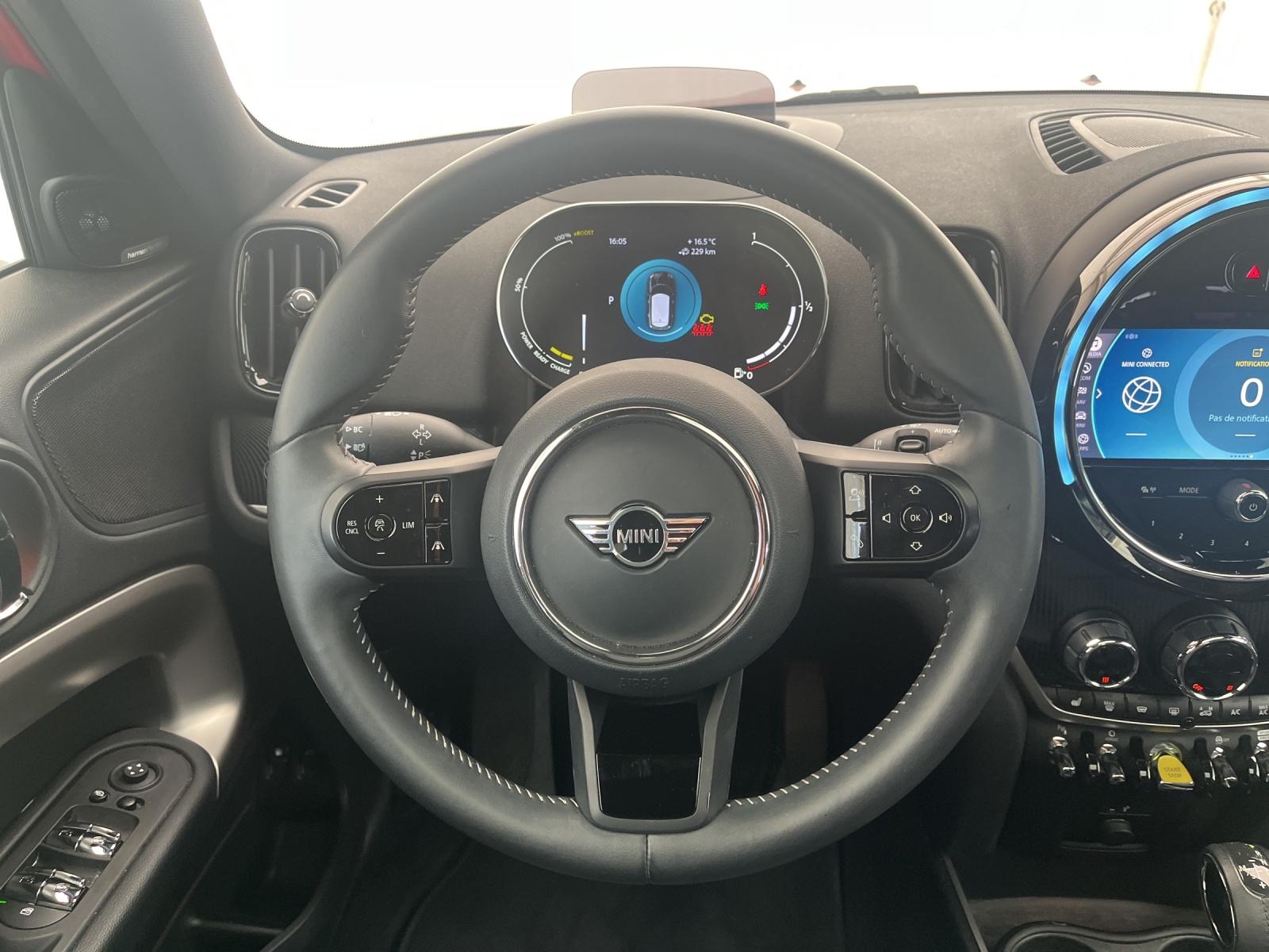 MINI Countryman Cooper SE ALL4 PHEV Steptronic (CH)-image-13