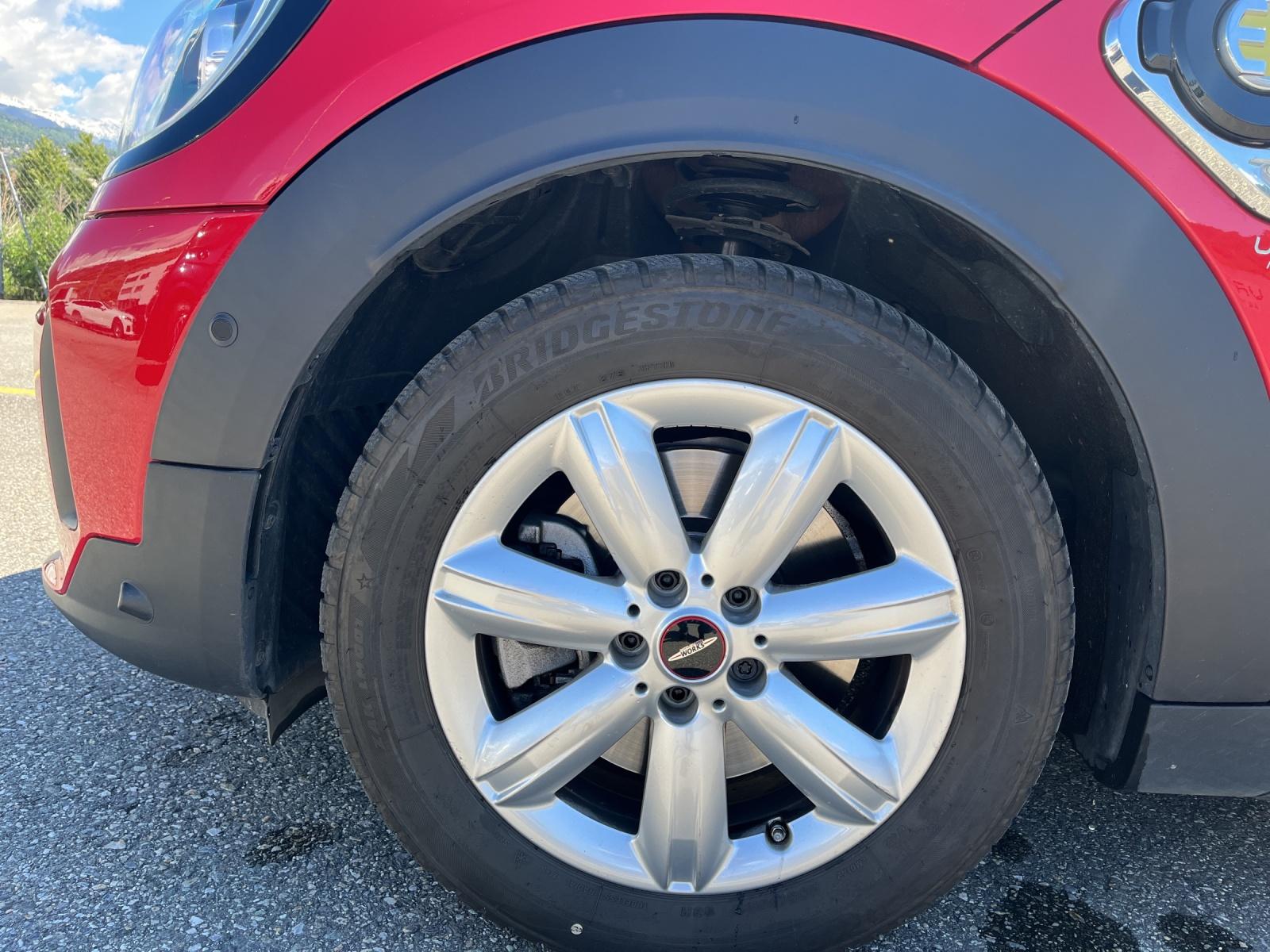 MINI Countryman Cooper SE ALL4 PHEV Steptronic (CH)-image-9