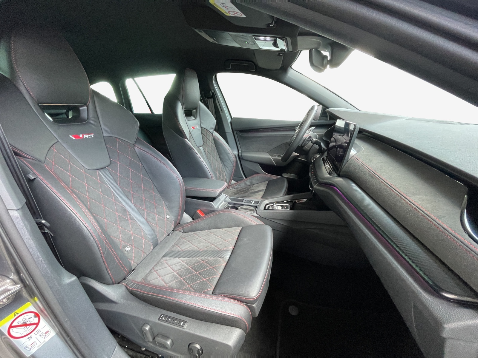 SKODA Octavia Combi 2.0 TSI DSG RS-image-14