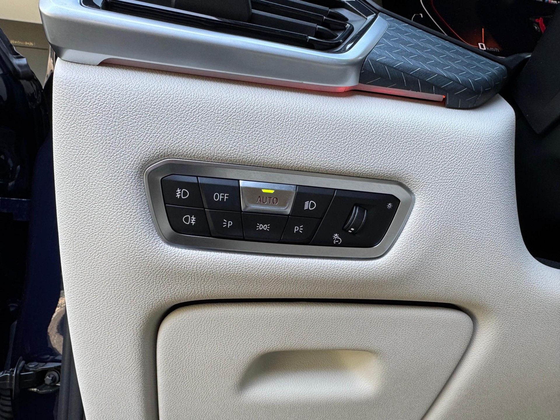 BMW X5 xDrive M50i Steptronic-image-7