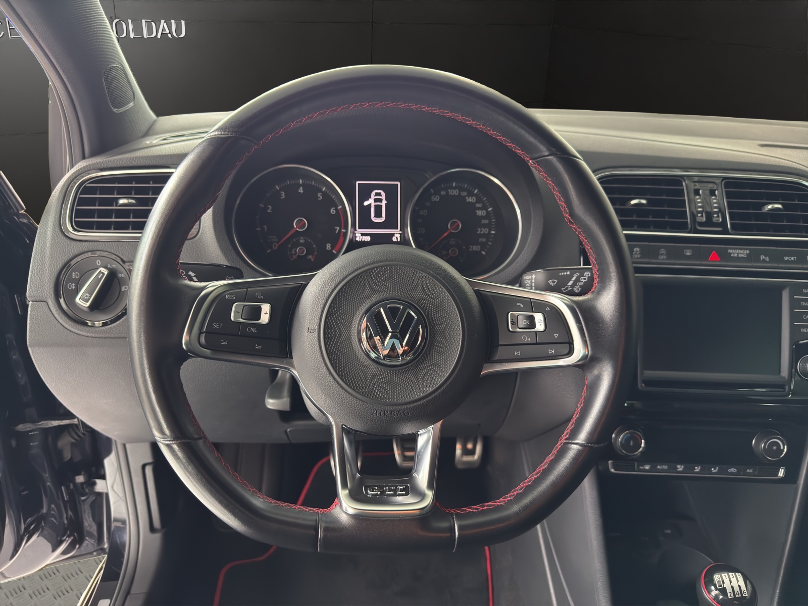 VW Polo 1.8 TSI GTI-image-8