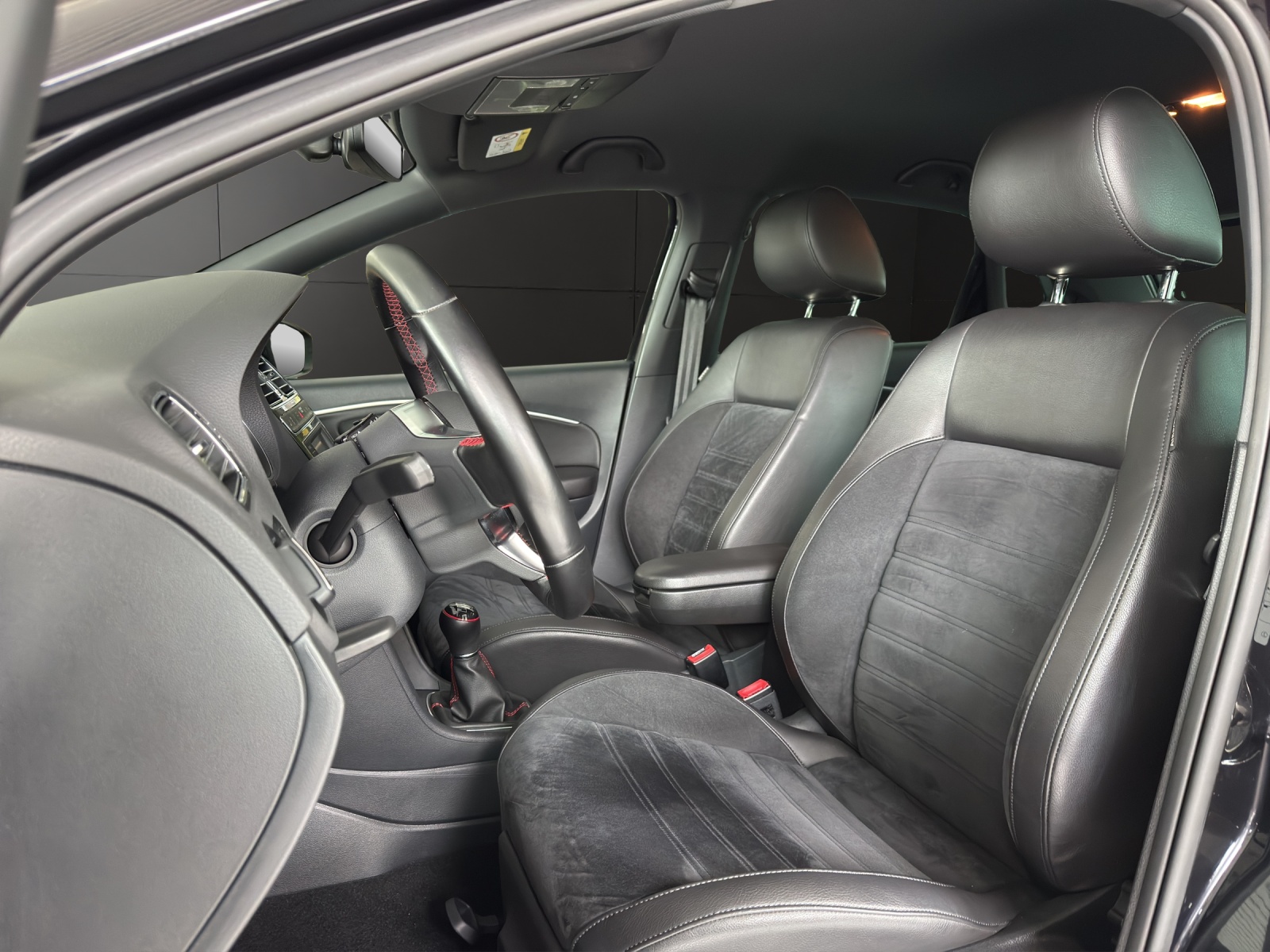 VW Polo 1.8 TSI GTI-image-7