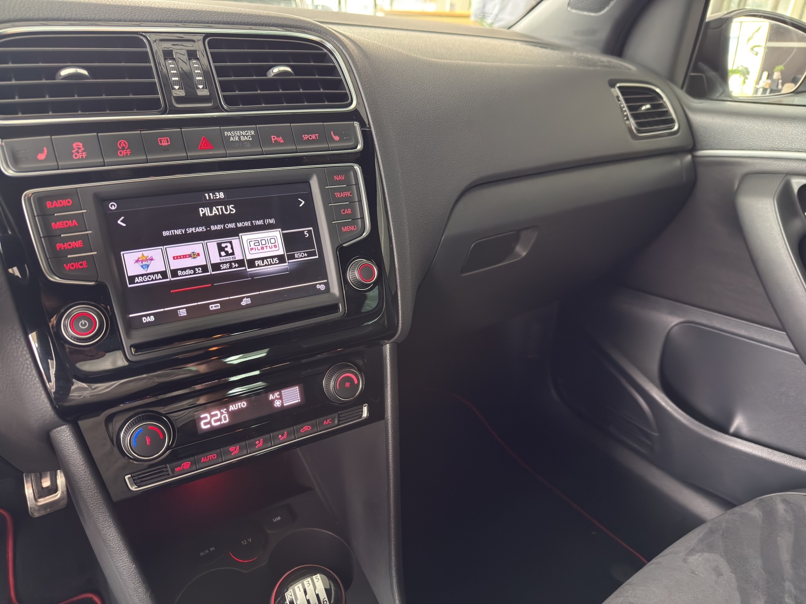 VW Polo 1.8 TSI GTI-image-12