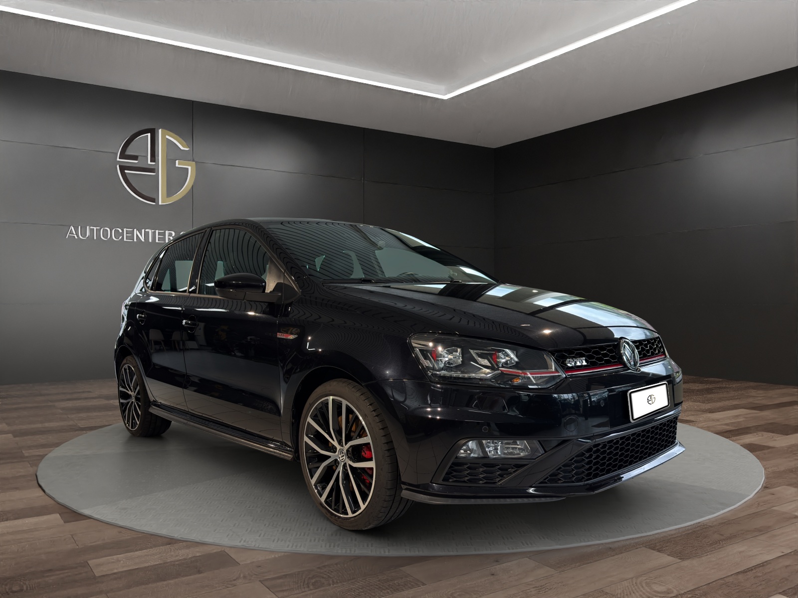 VW Polo 1.8 TSI GTI-image-5
