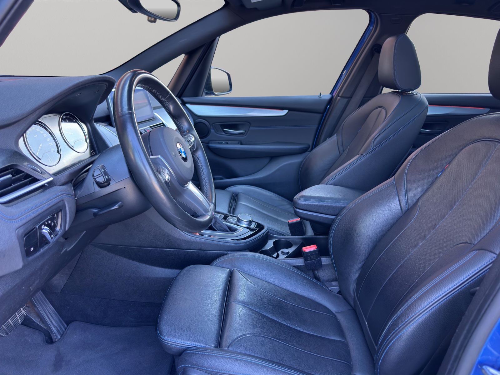 BMW 225xe iPerformance Active Tourer Steptronic M Sport-image-8