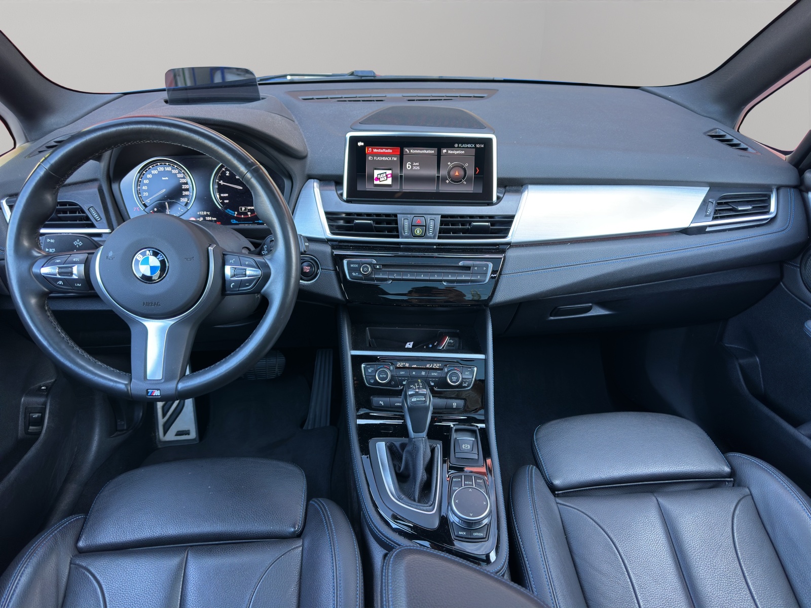 BMW 225xe iPerformance Active Tourer Steptronic M Sport-image-10