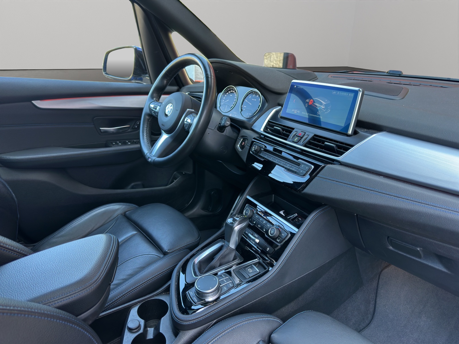 BMW 225xe iPerformance Active Tourer Steptronic M Sport-image-12