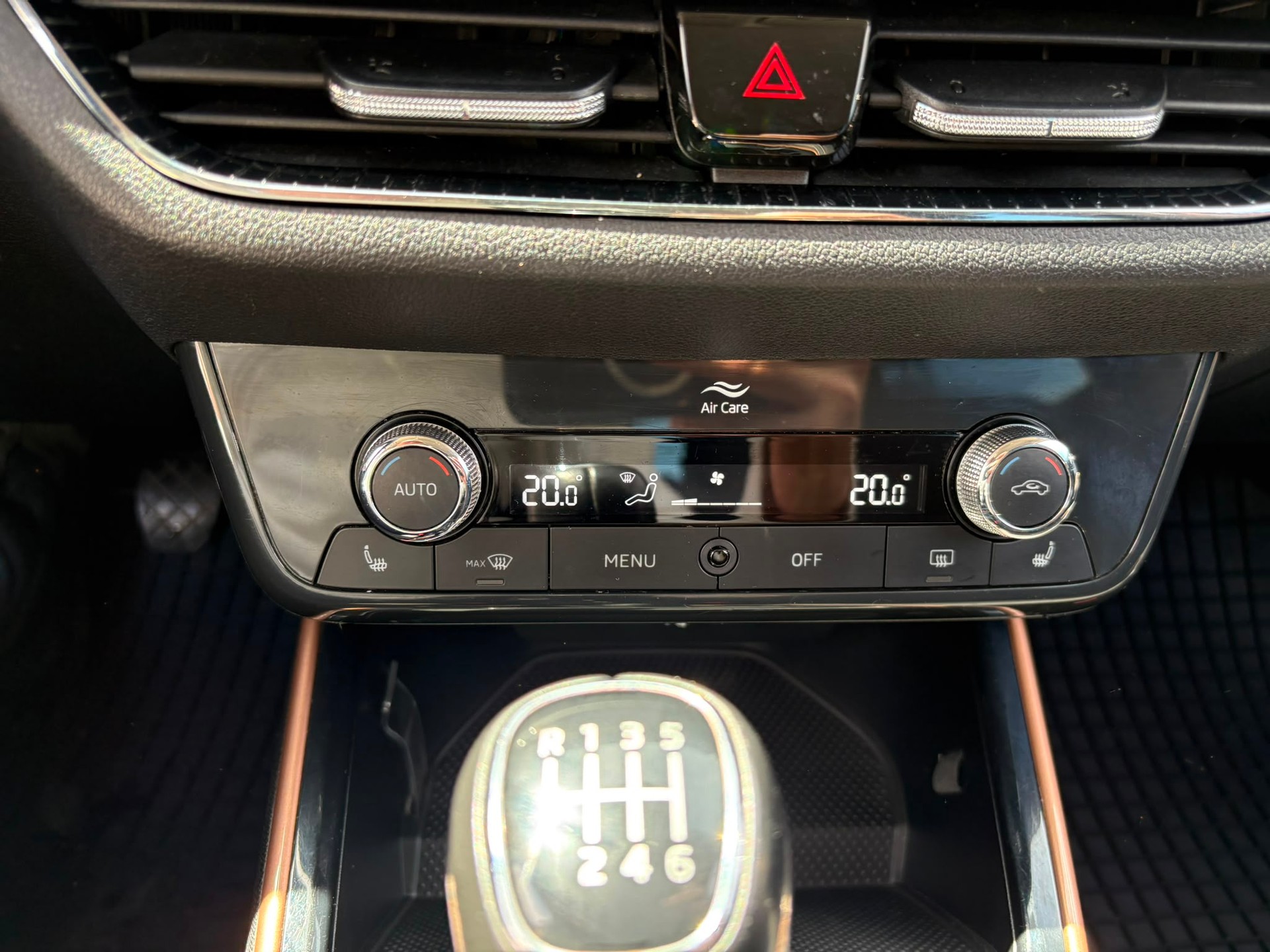 SKODA Fabia 1.0 TSI First Edition-image-12