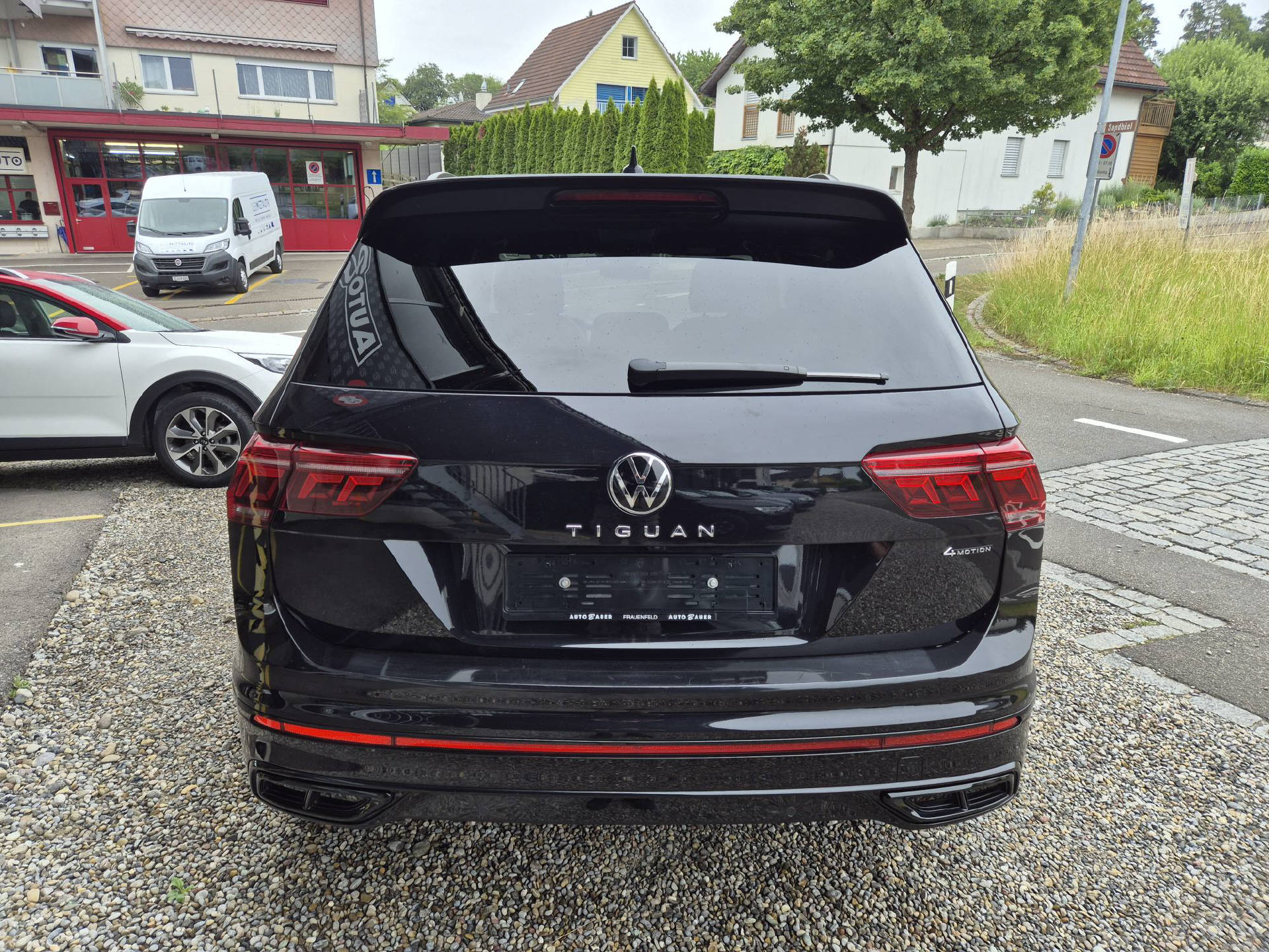 VW Tiguan 2.0 TSI R-Line DSG Black Style-image-5
