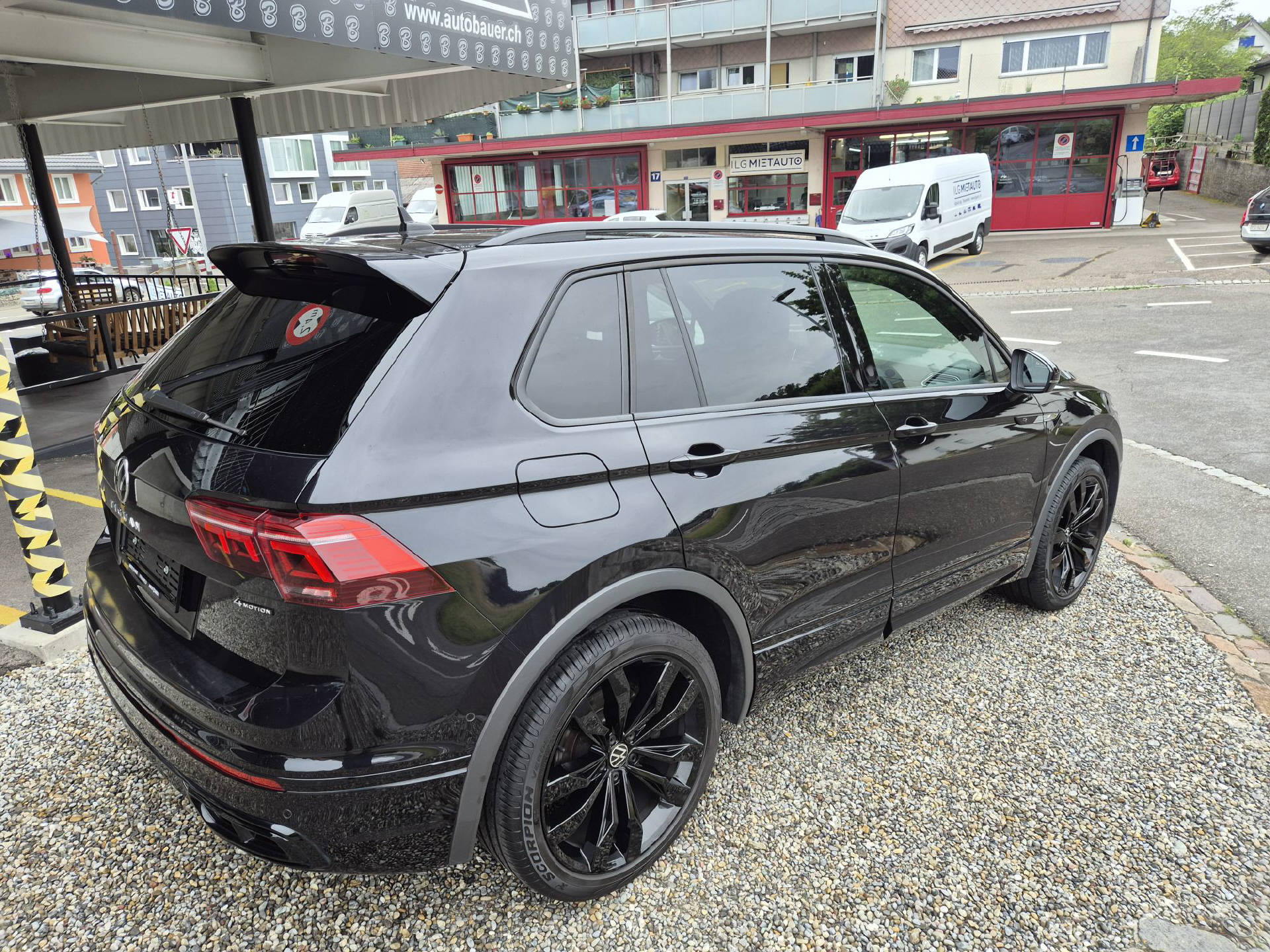 VW Tiguan 2.0 TSI R-Line DSG Black Style-image-7