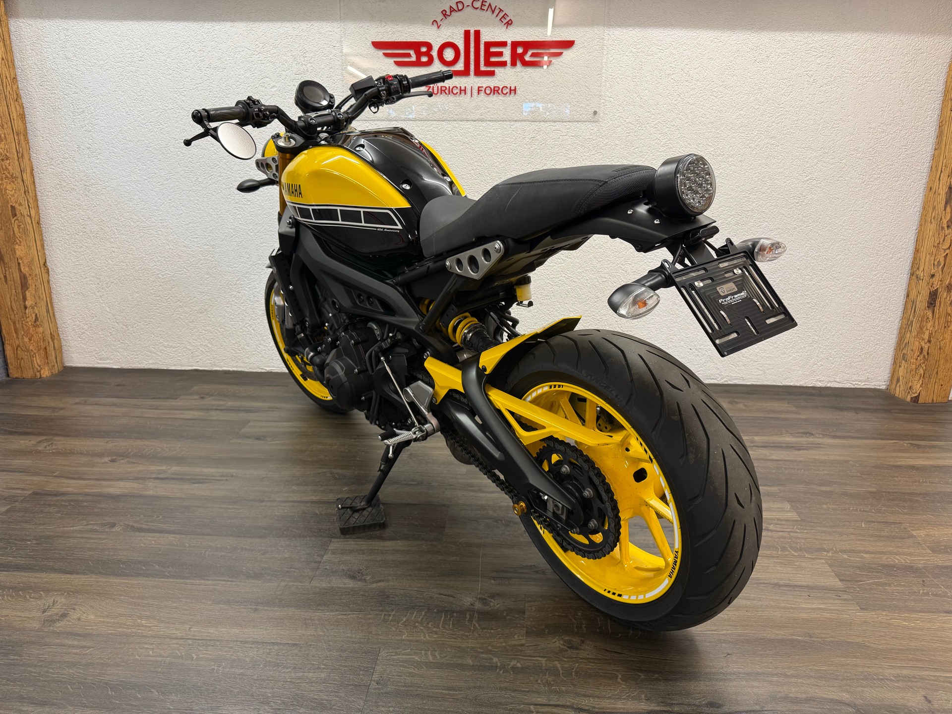 YAMAHA XSR 900 60 Anniversary-image-7