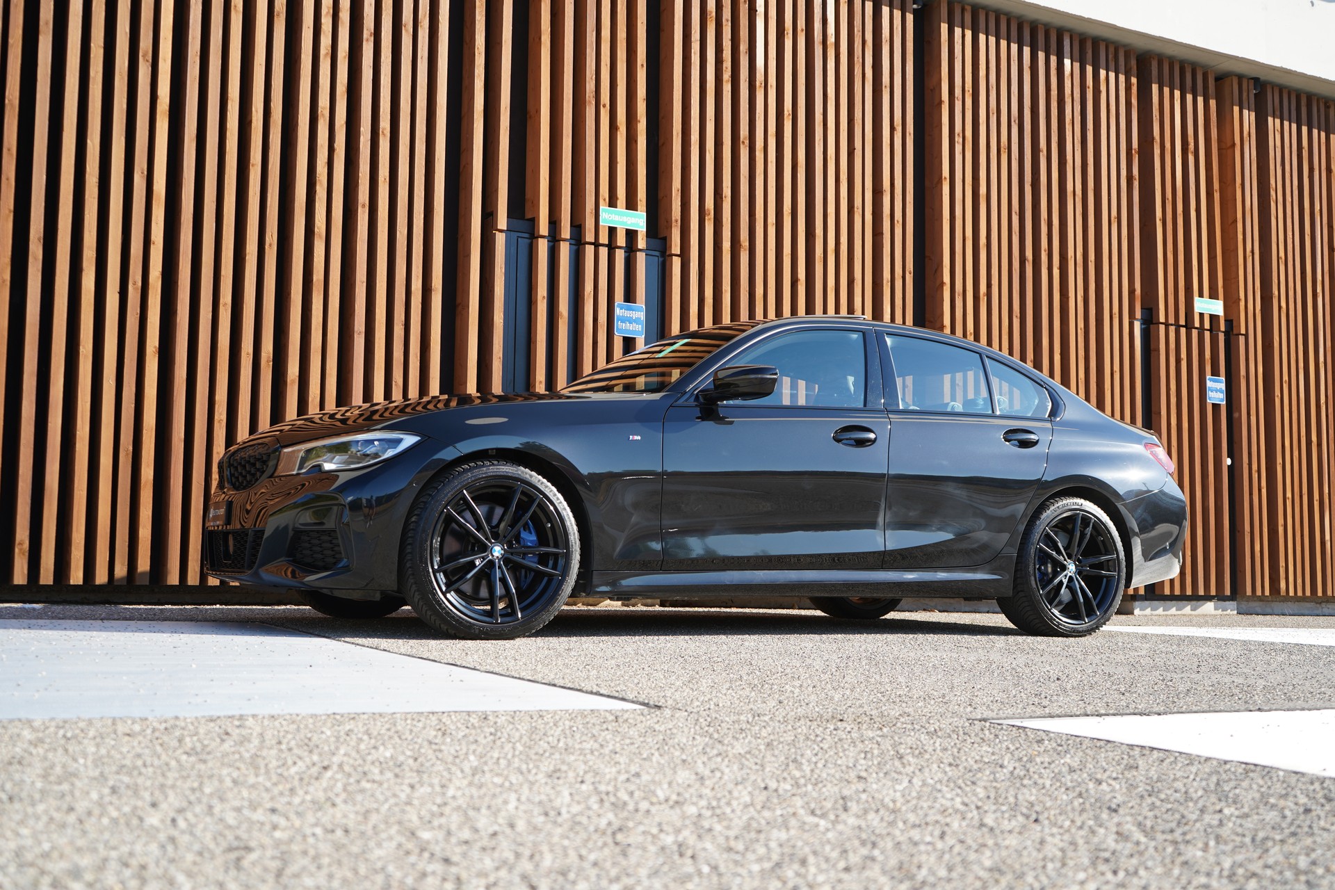 BMW M340d xDRIVE 48V STEPTRONIC M SPORT BLACK l 340 PS-image-9