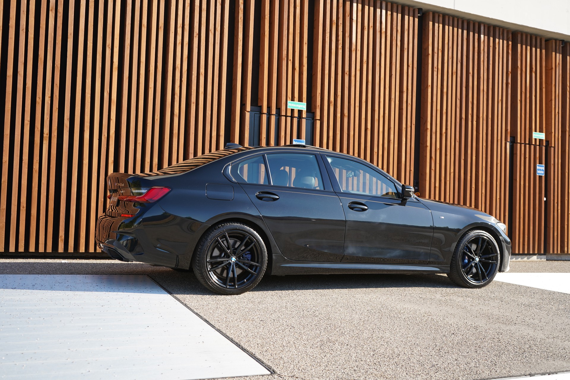 BMW M340d xDRIVE 48V STEPTRONIC M SPORT BLACK l 340 PS-image-10