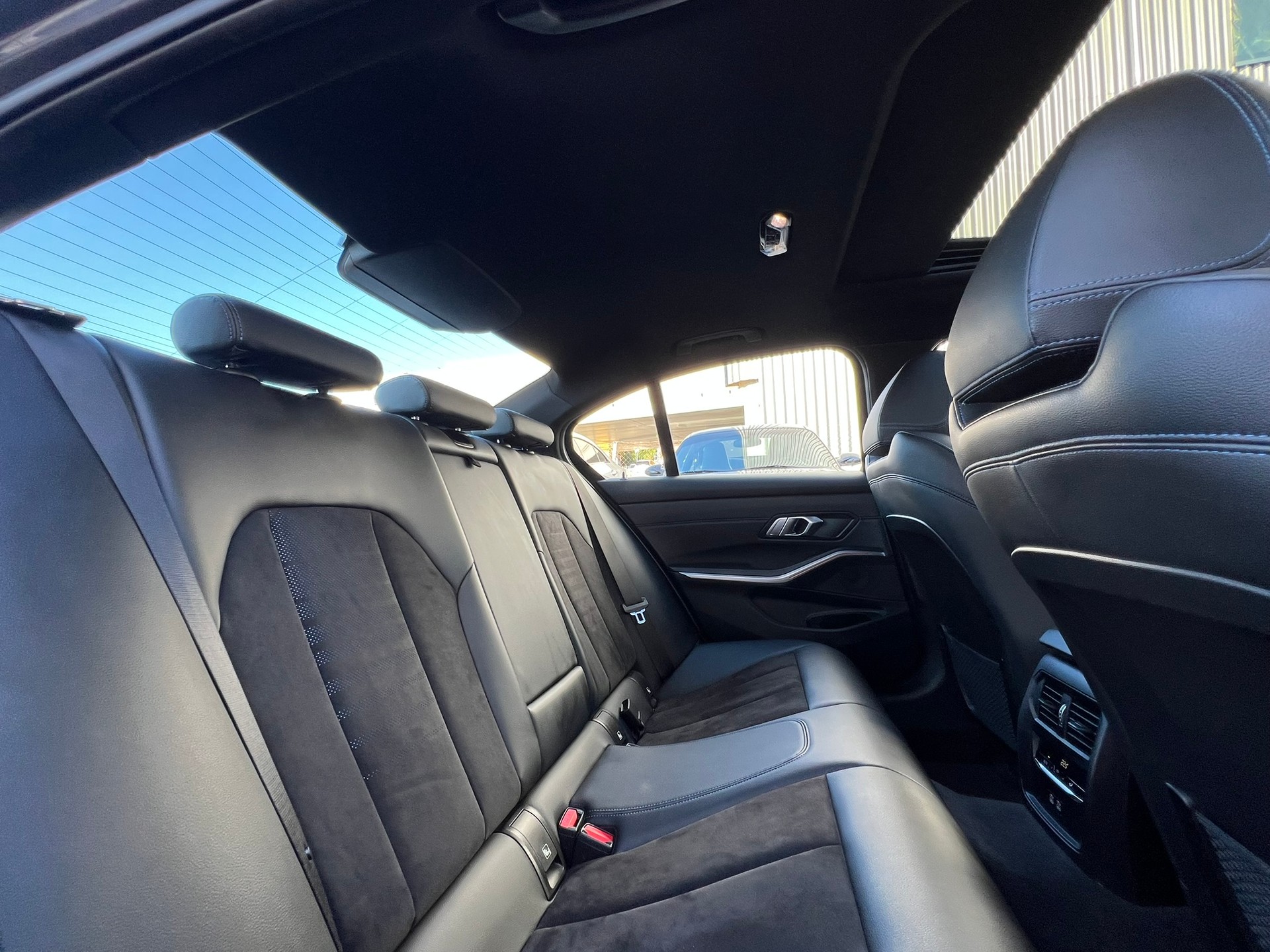 BMW M340d xDRIVE 48V STEPTRONIC M SPORT BLACK l 340 PS-image-27