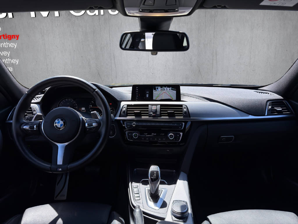 BMW 320i Essential Ed. xDrive SAG Tourin-image-11