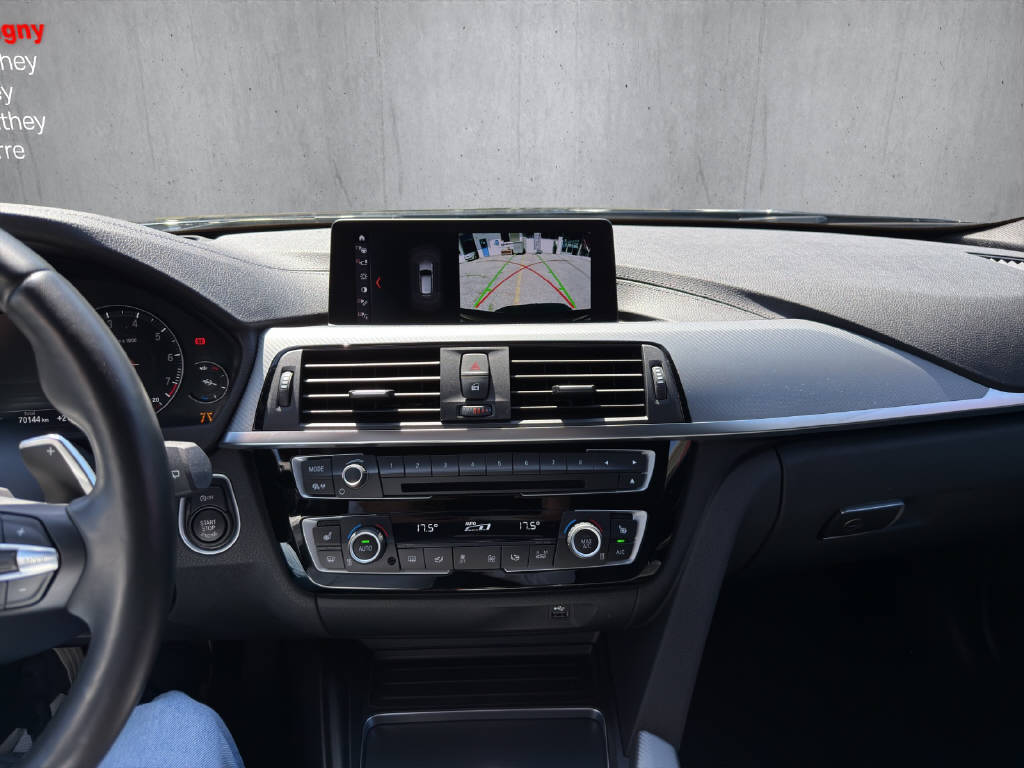 BMW 320i Essential Ed. xDrive SAG Tourin-image-10