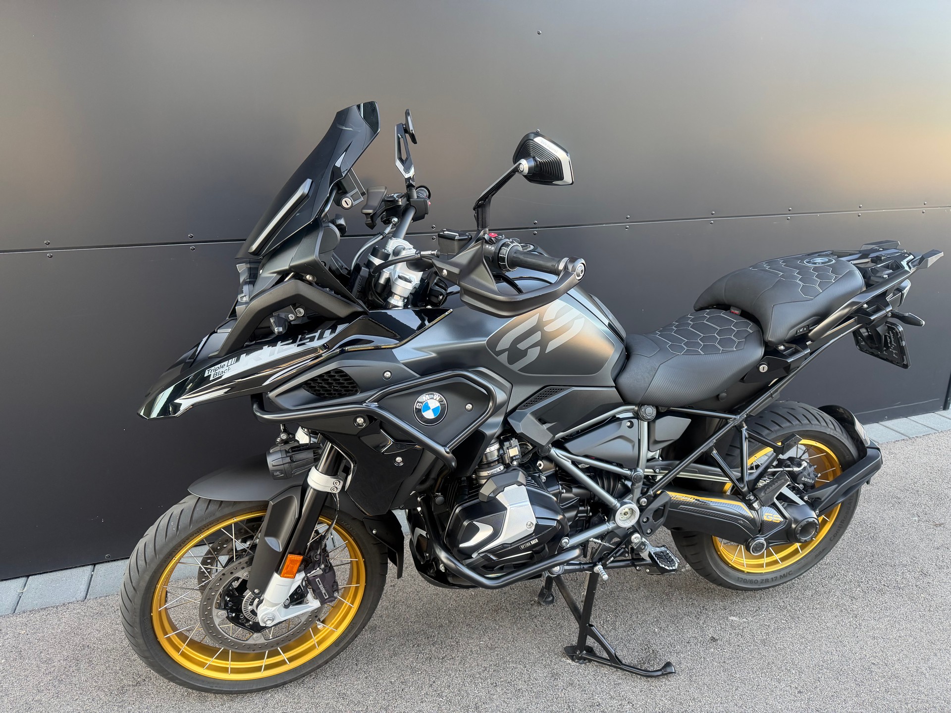 BMW BMW R 1250 GS-image-1