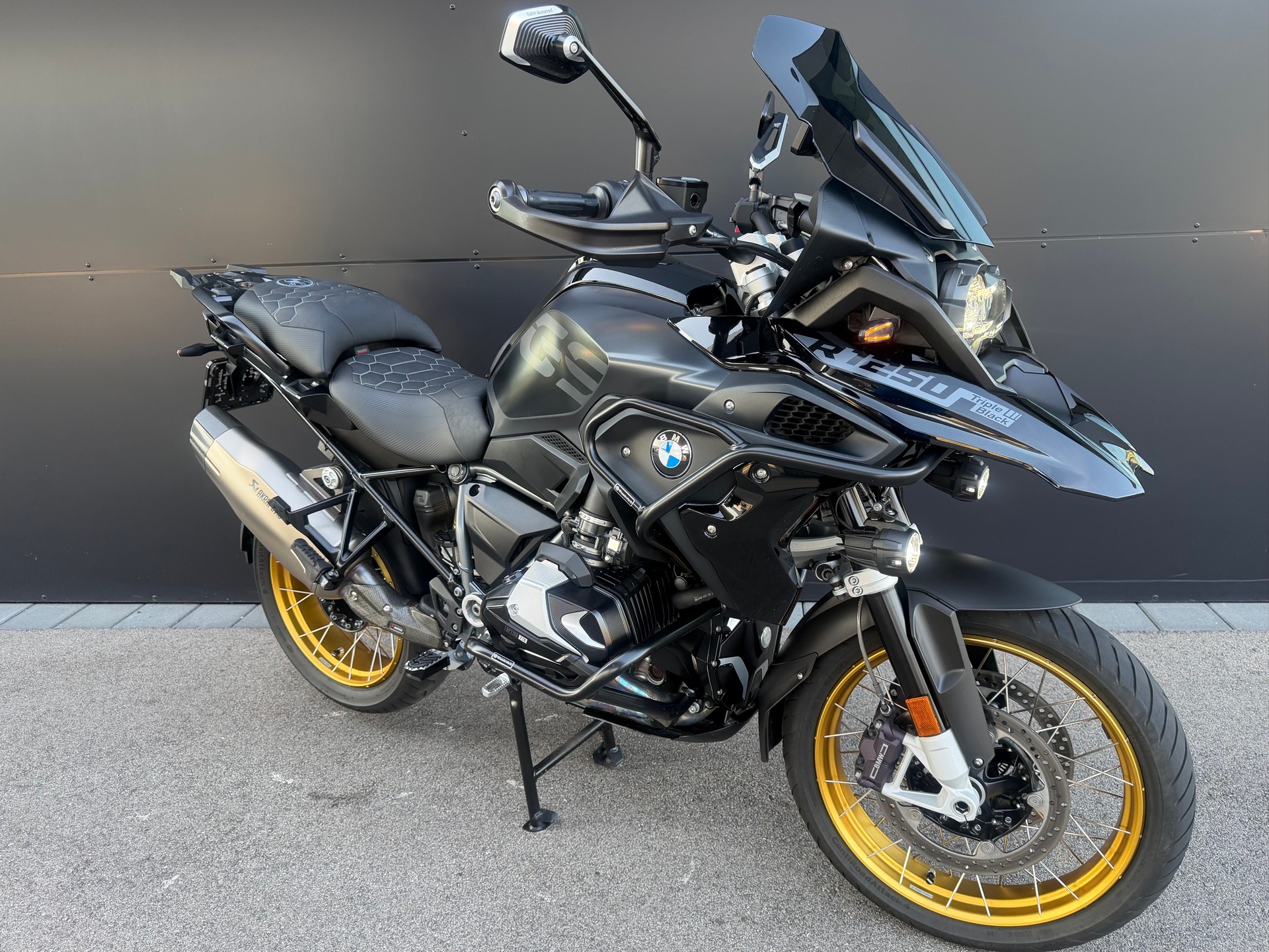 BMW BMW R 1250 GS-image-4
