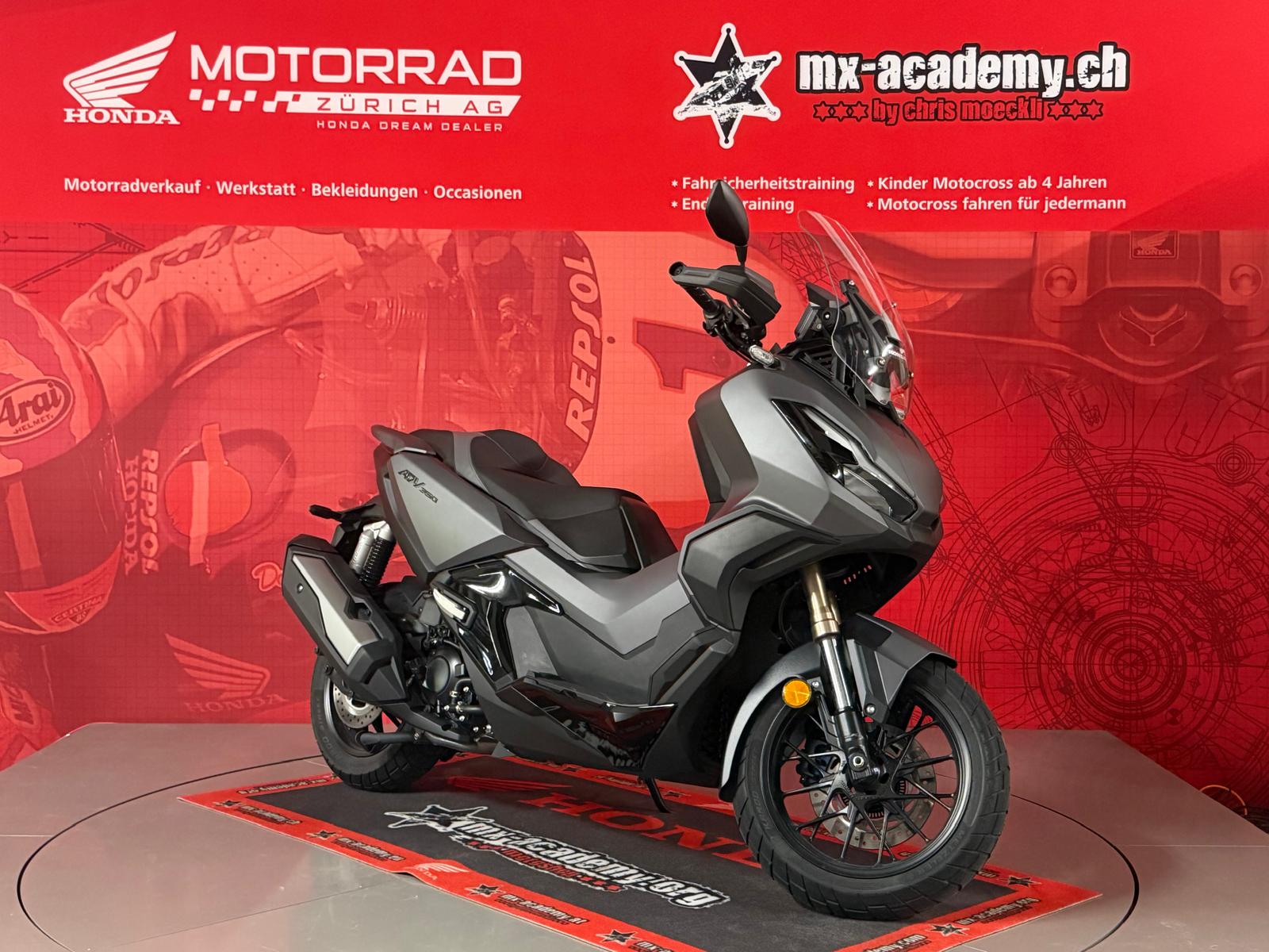 HONDA **Honda ADV 350**Grau**Occasionsfahrzeug**-image-7