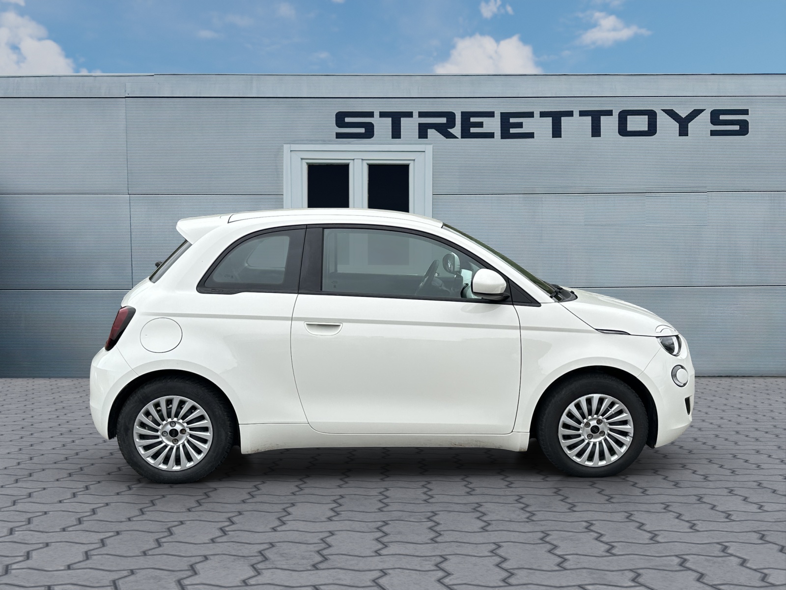 FIAT 500 electric 87 kW Icon-image-1