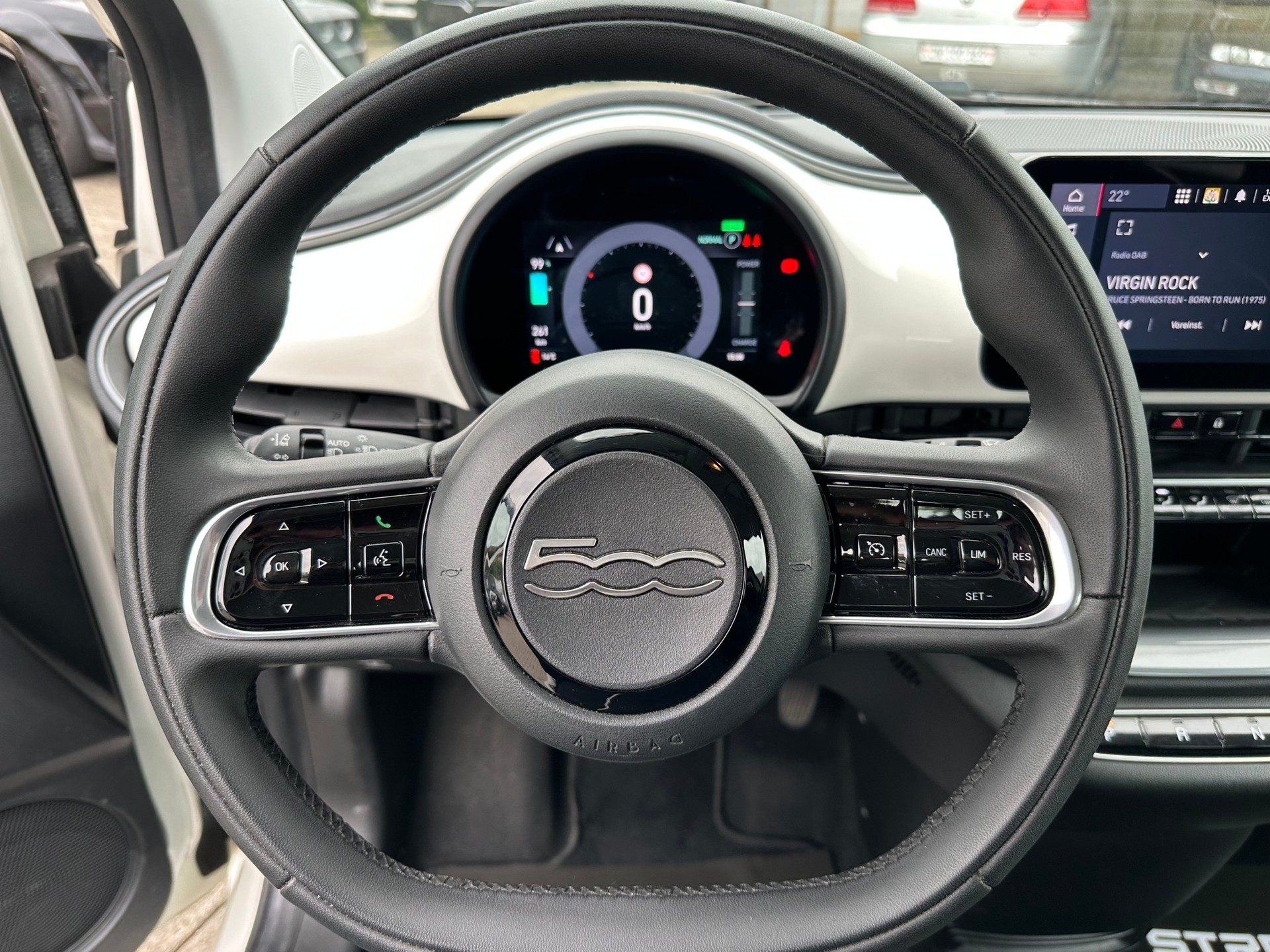 FIAT 500 electric 87 kW Icon-image-6