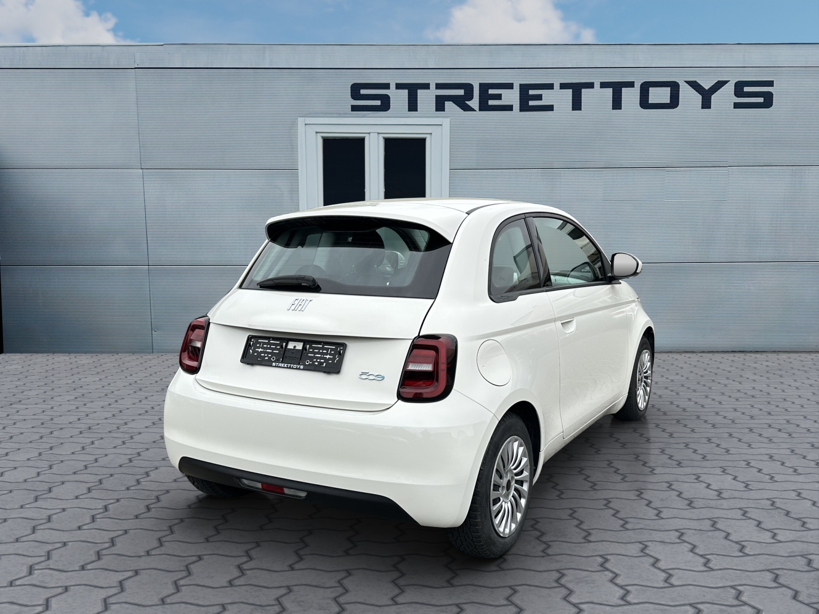 FIAT 500 electric 87 kW Icon-image-2