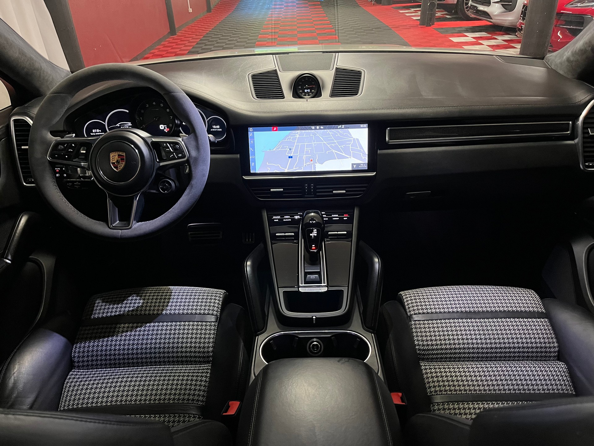 PORSCHE Cayenne S Coupé-image-14