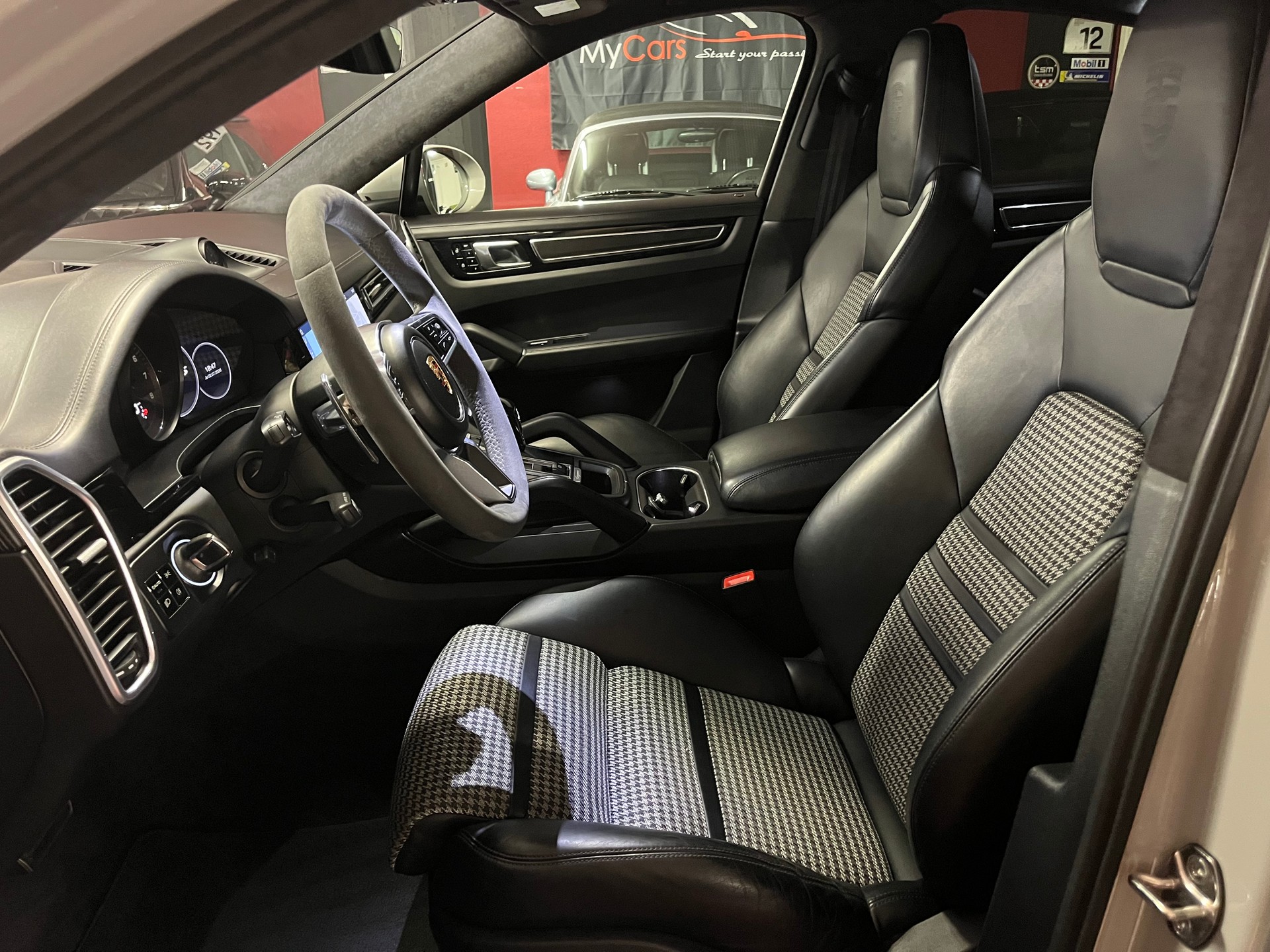 PORSCHE Cayenne S Coupé-image-12