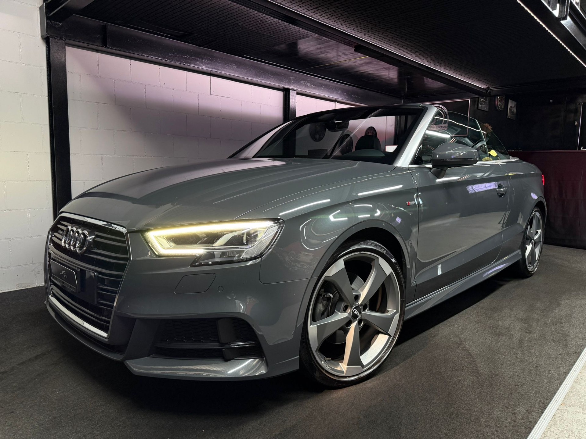 AUDI A3 Cabriolet 2.0 TDI S-Line quattro S-tronic / NanoGrau / Leder / 19’’ Zoll / Wunderschöne Konfiguration