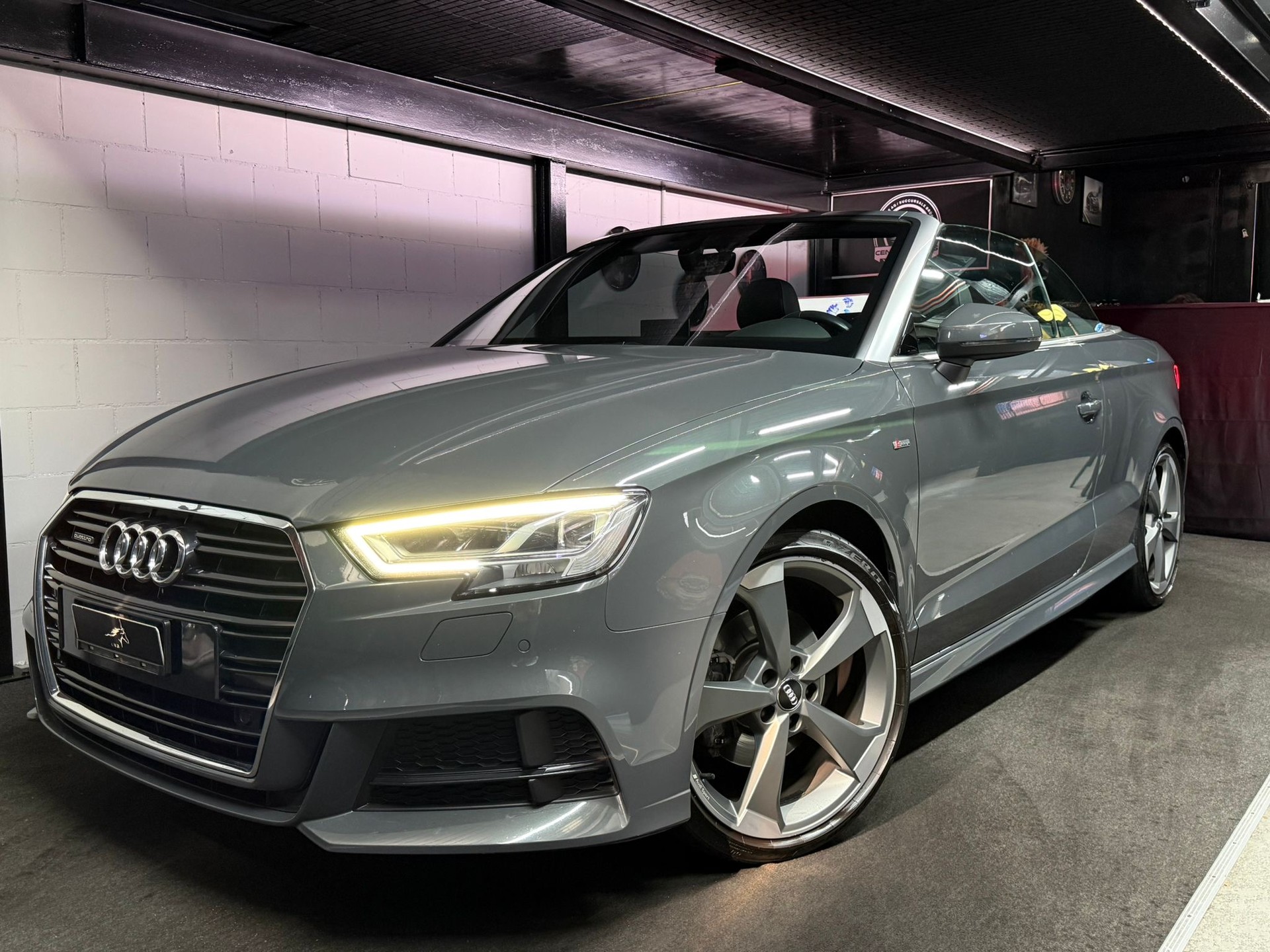 AUDI A3 Cabriolet 2.0 TDI S-Line quattro S-tronic / NanoGrau / Leder / 19’’ Zoll / Wunderschöne Konfiguration-showroom-element-3