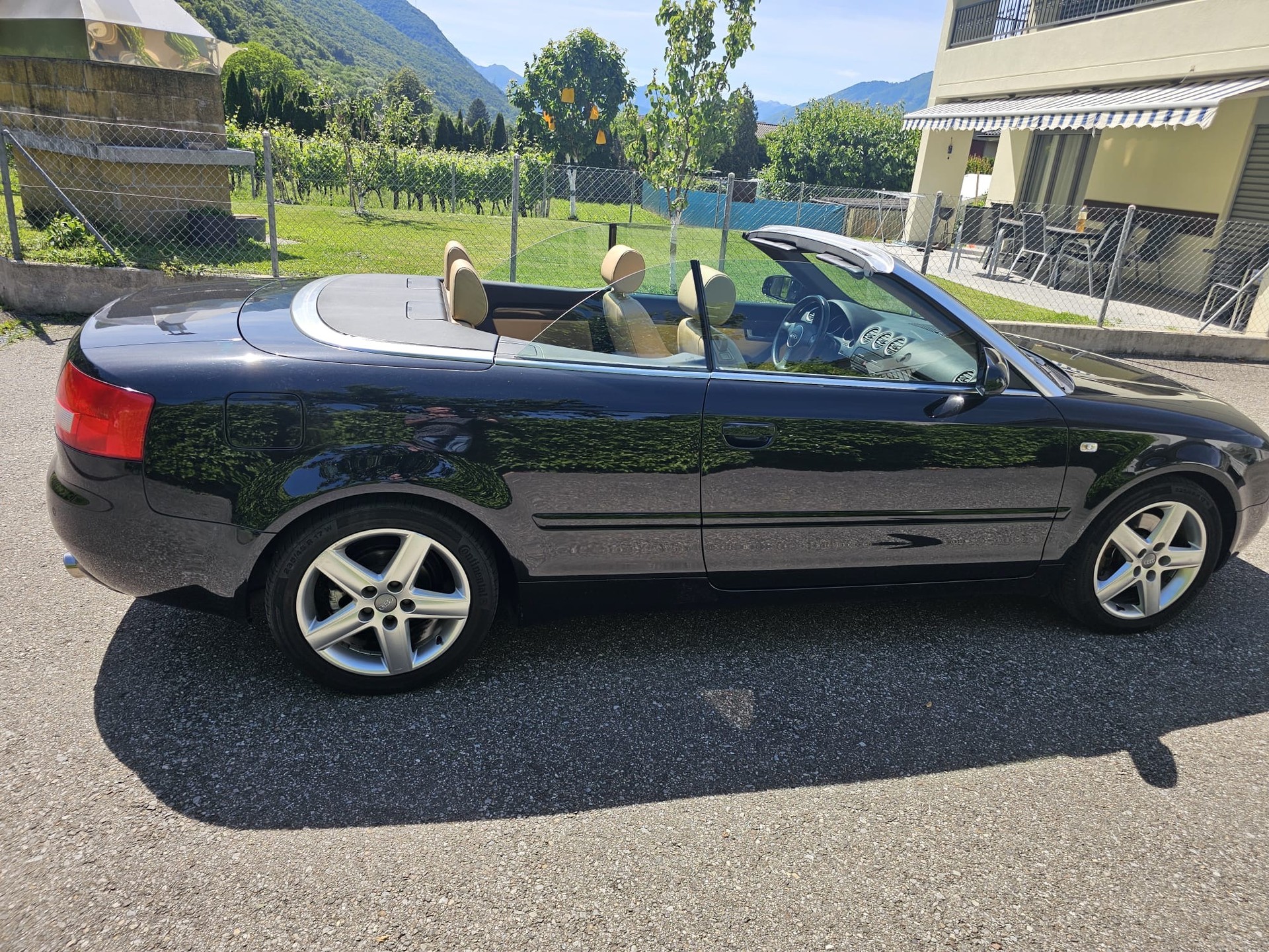 AUDI A4 Cabriolet 2.4 V6-image-2