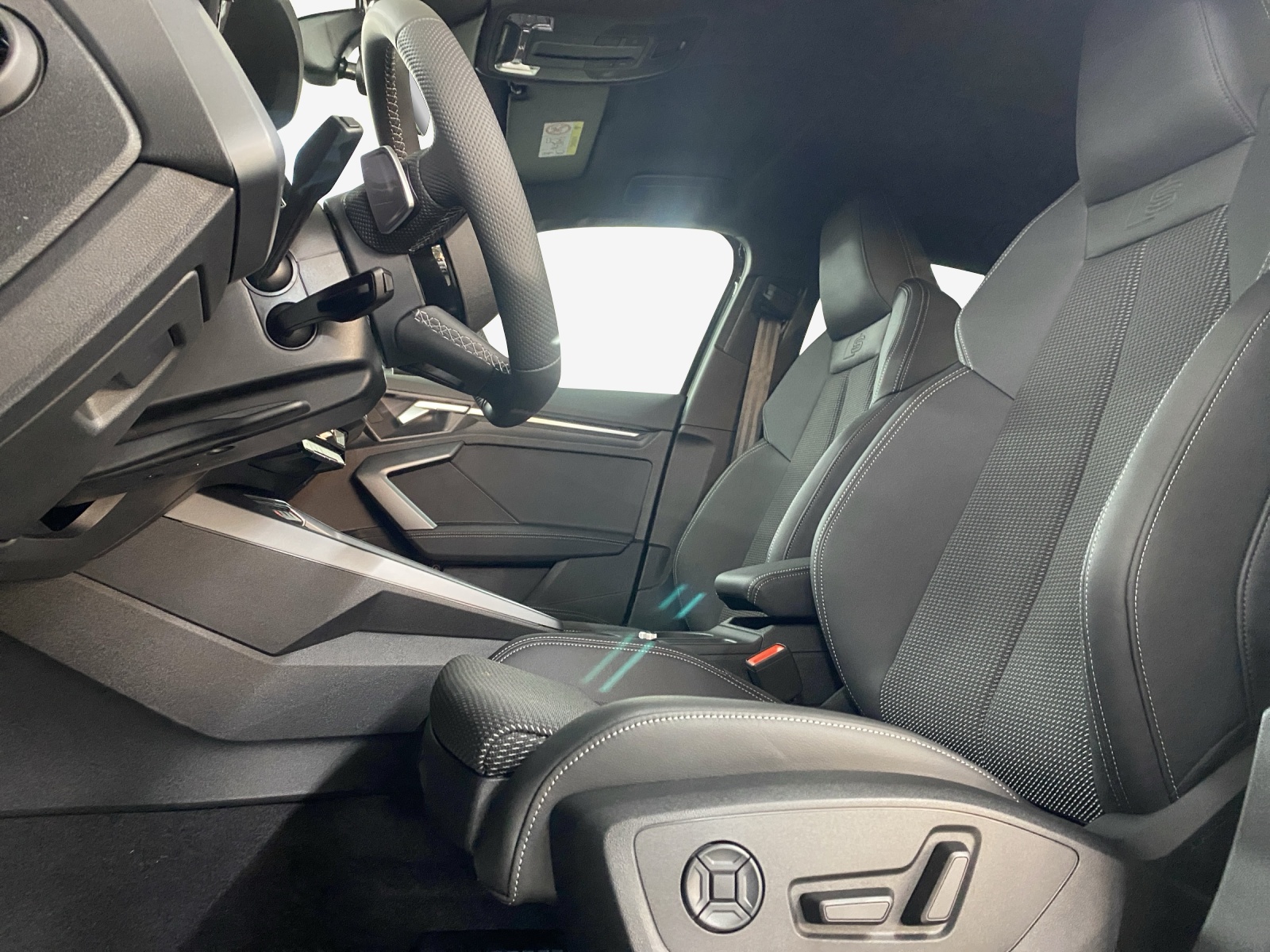 AUDI A3 Sportback TFSI 110 kW Attraction S tronic-image-7