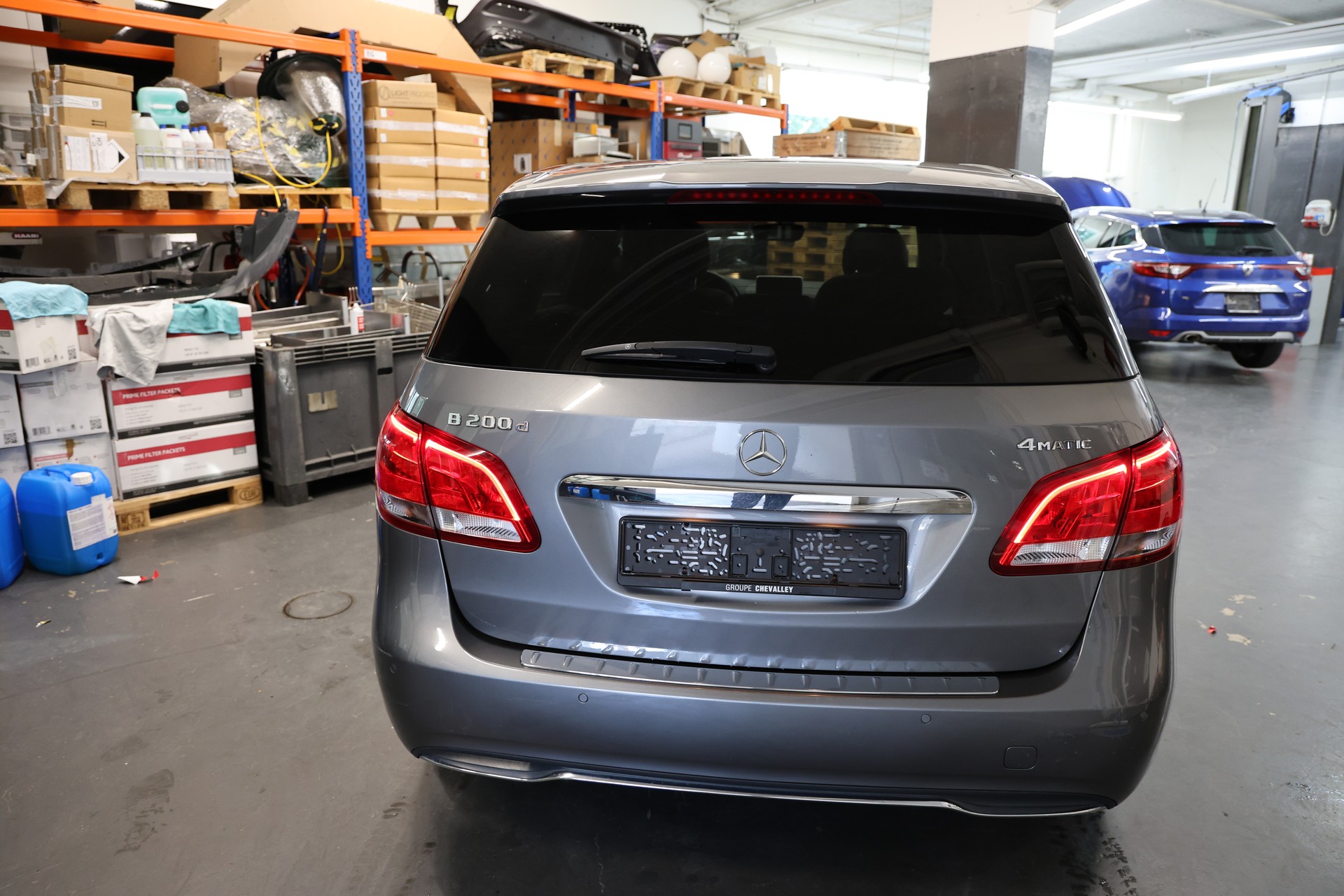 MERCEDES-BENZ B 200 CDI AMG Line 4Matic 7G-DCT-image-4