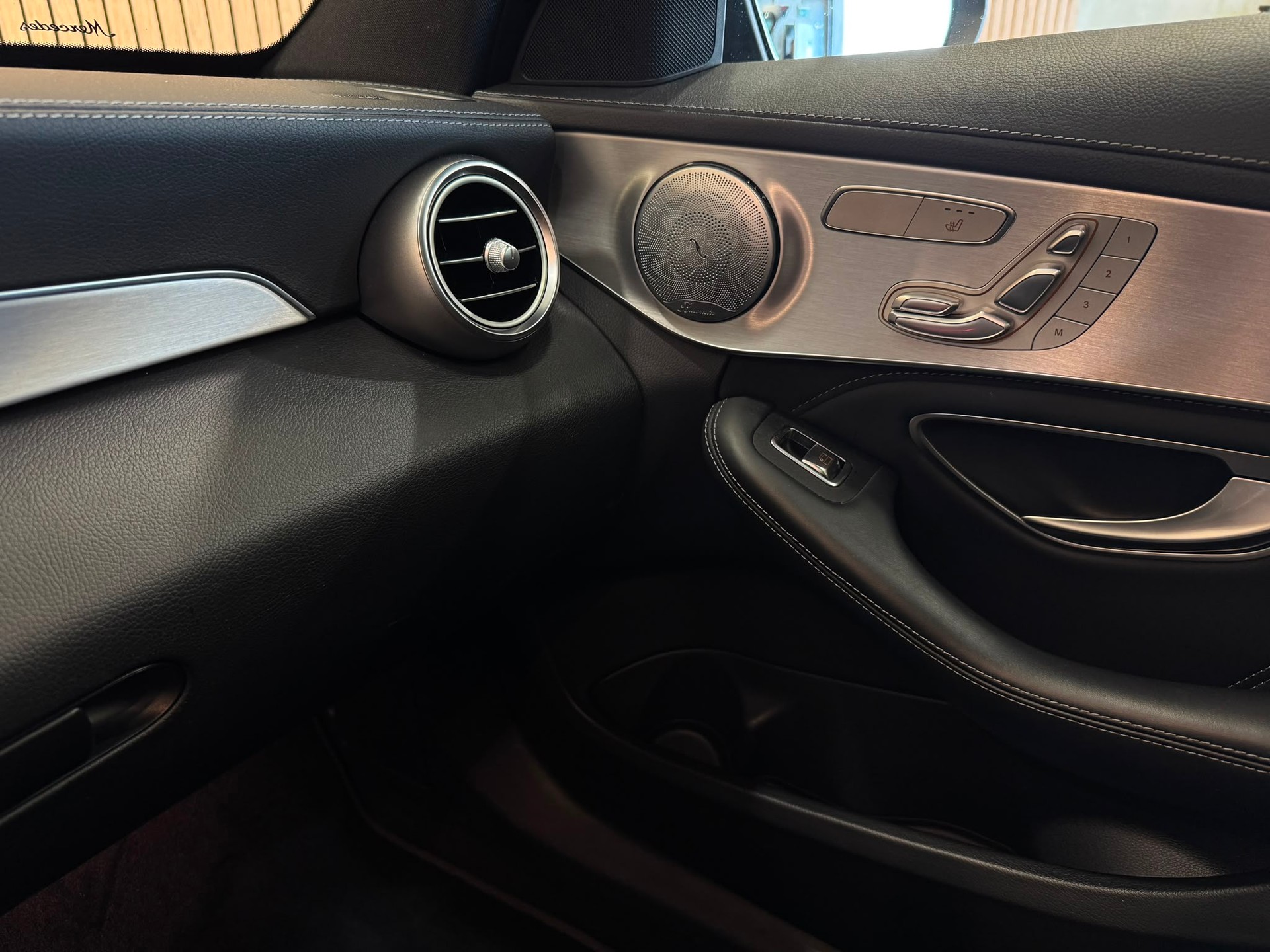 MERCEDES-BENZ C 63 AMG Speedshift-image-25