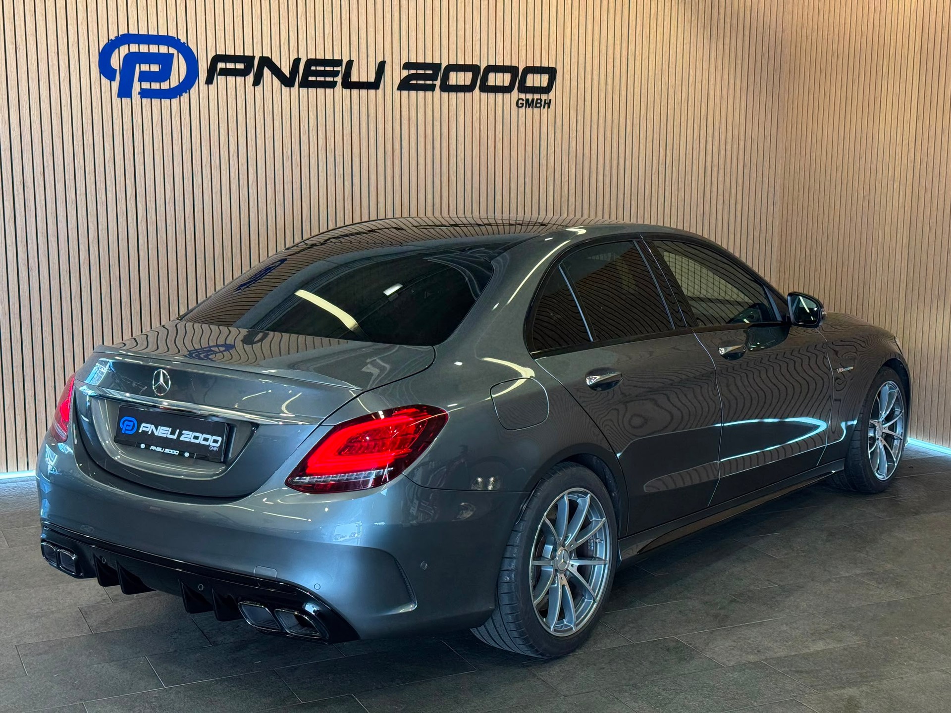 MERCEDES-BENZ C 63 AMG Speedshift-image-5