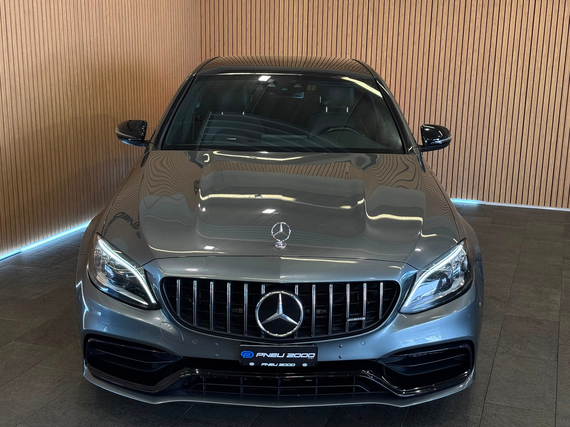 MERCEDES-BENZ C 63 AMG Speedshift-showroom-element-1