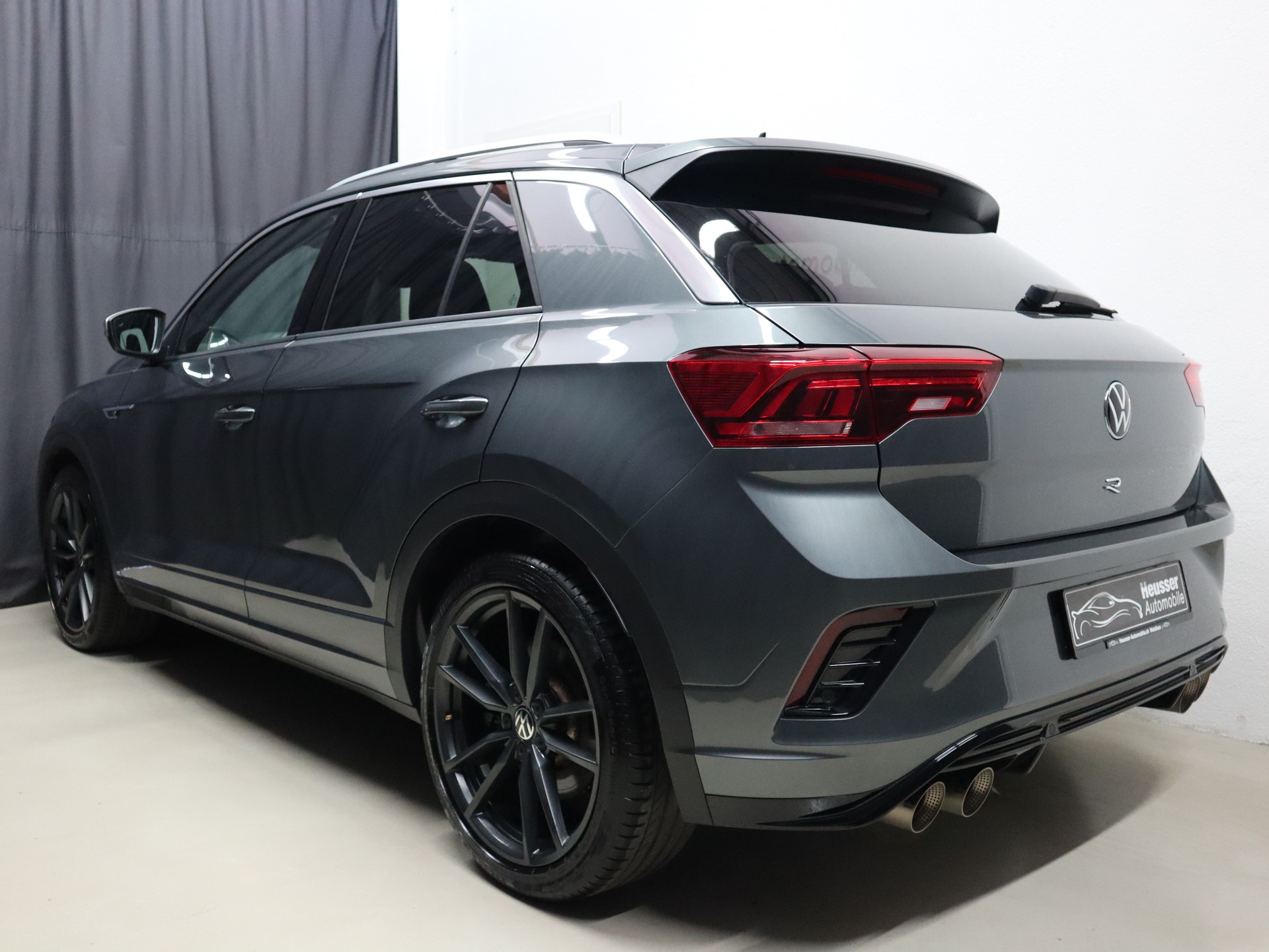 VW T-Roc 2.0 TSI R DSG 4Motion Performance - Panorama - Navi - AKRAPOVIC - Sportsitze - Beats - Kamera - 301 PS-showroom-element-3