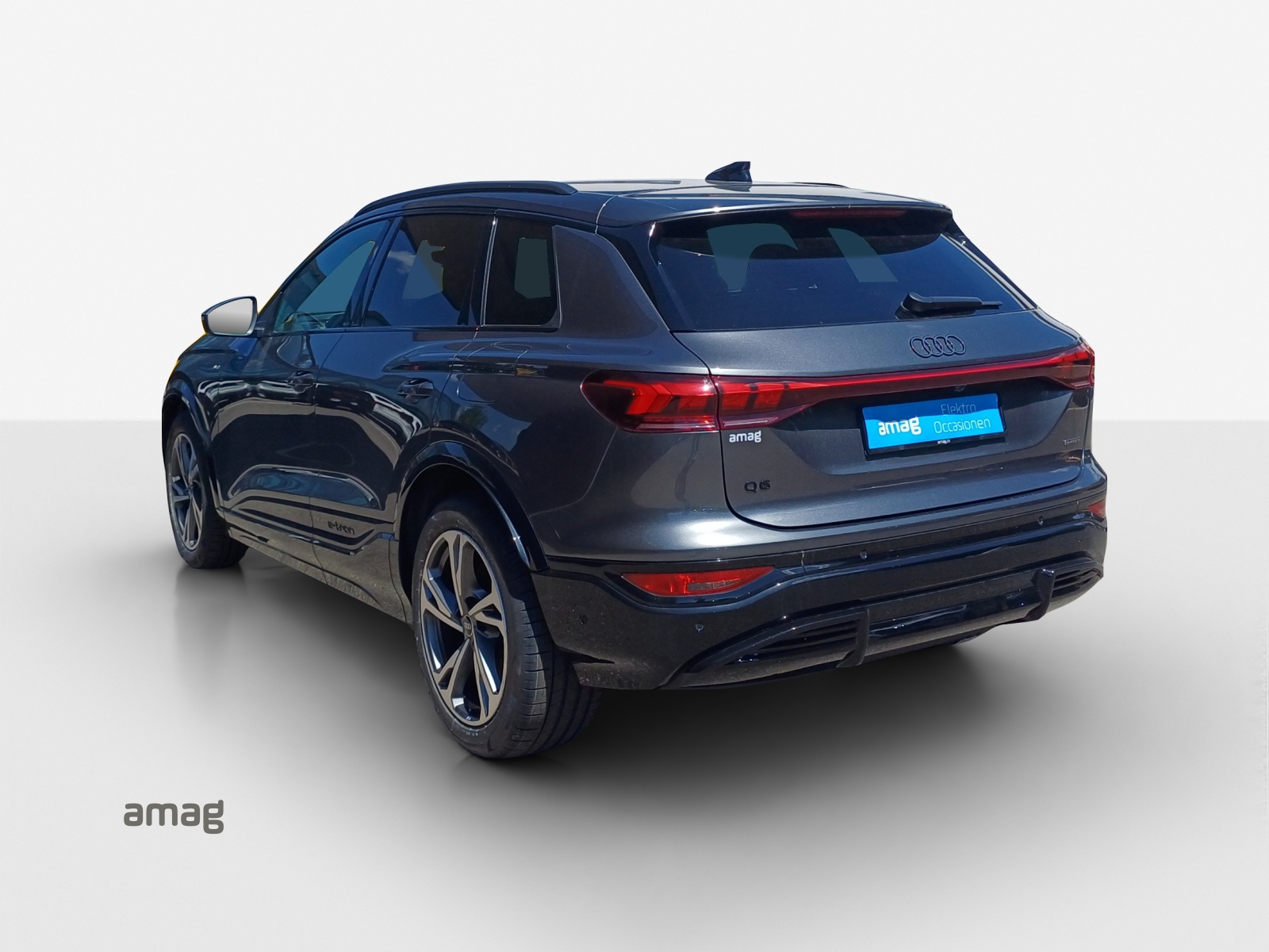 AUDI Q6 e-tron quattro-showroom-element-2