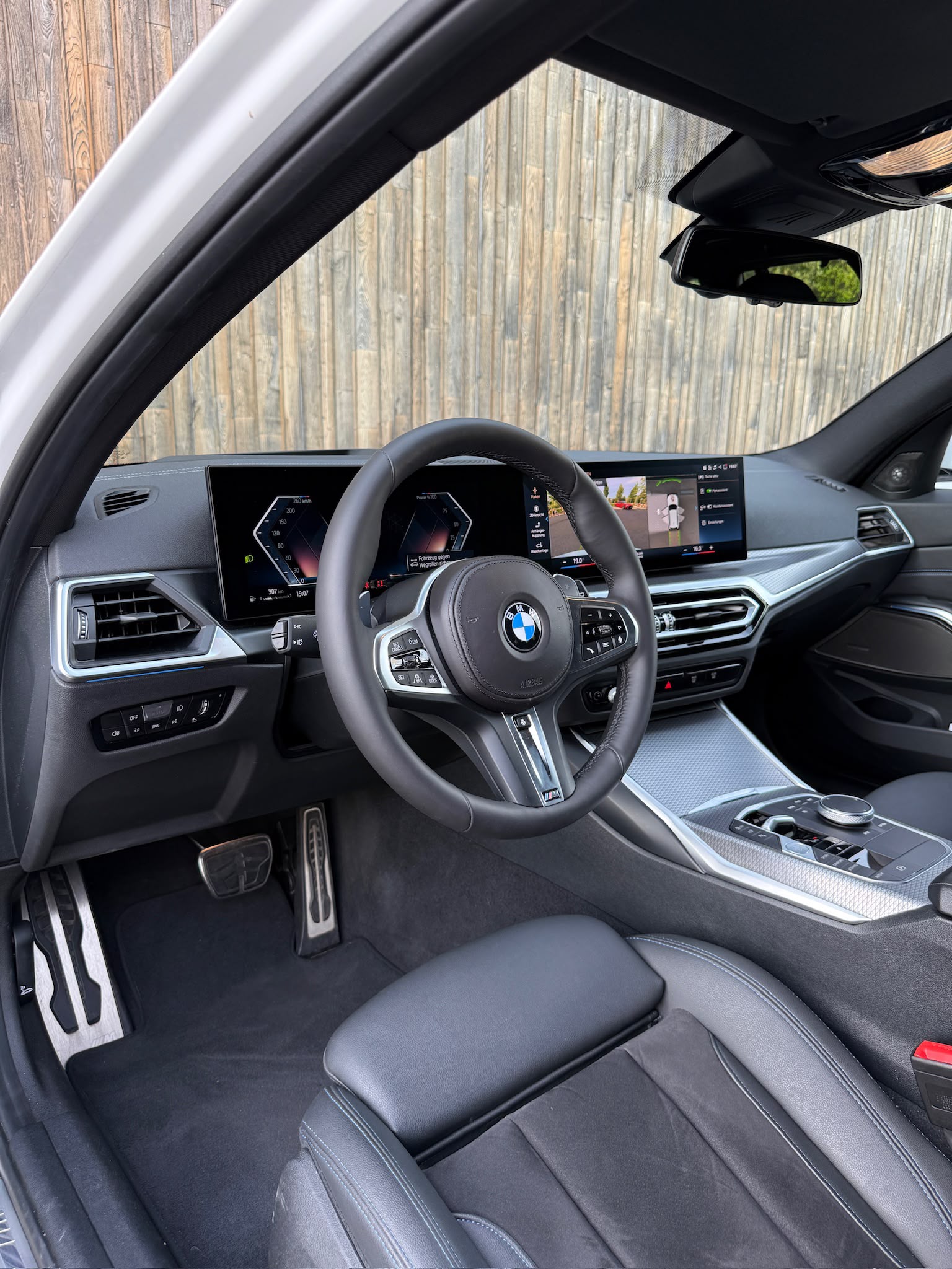 BMW 320d xDrive 48V Touring Steptronic M Sport-image-10