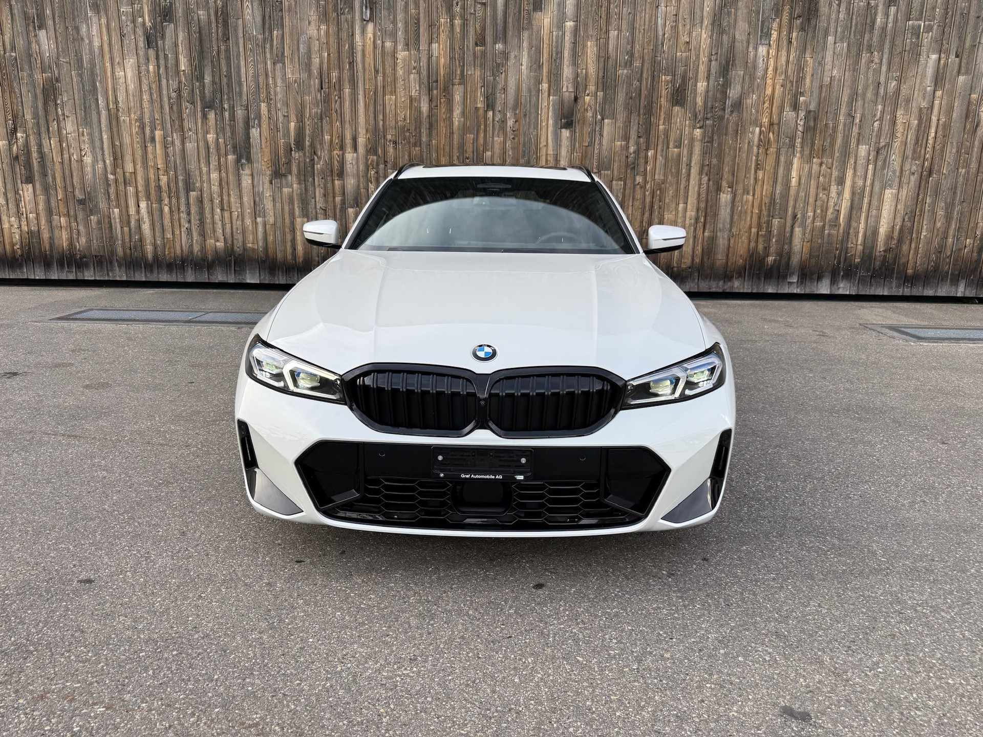 BMW 320d xDrive 48V Touring Steptronic M Sport-showroom-element-1