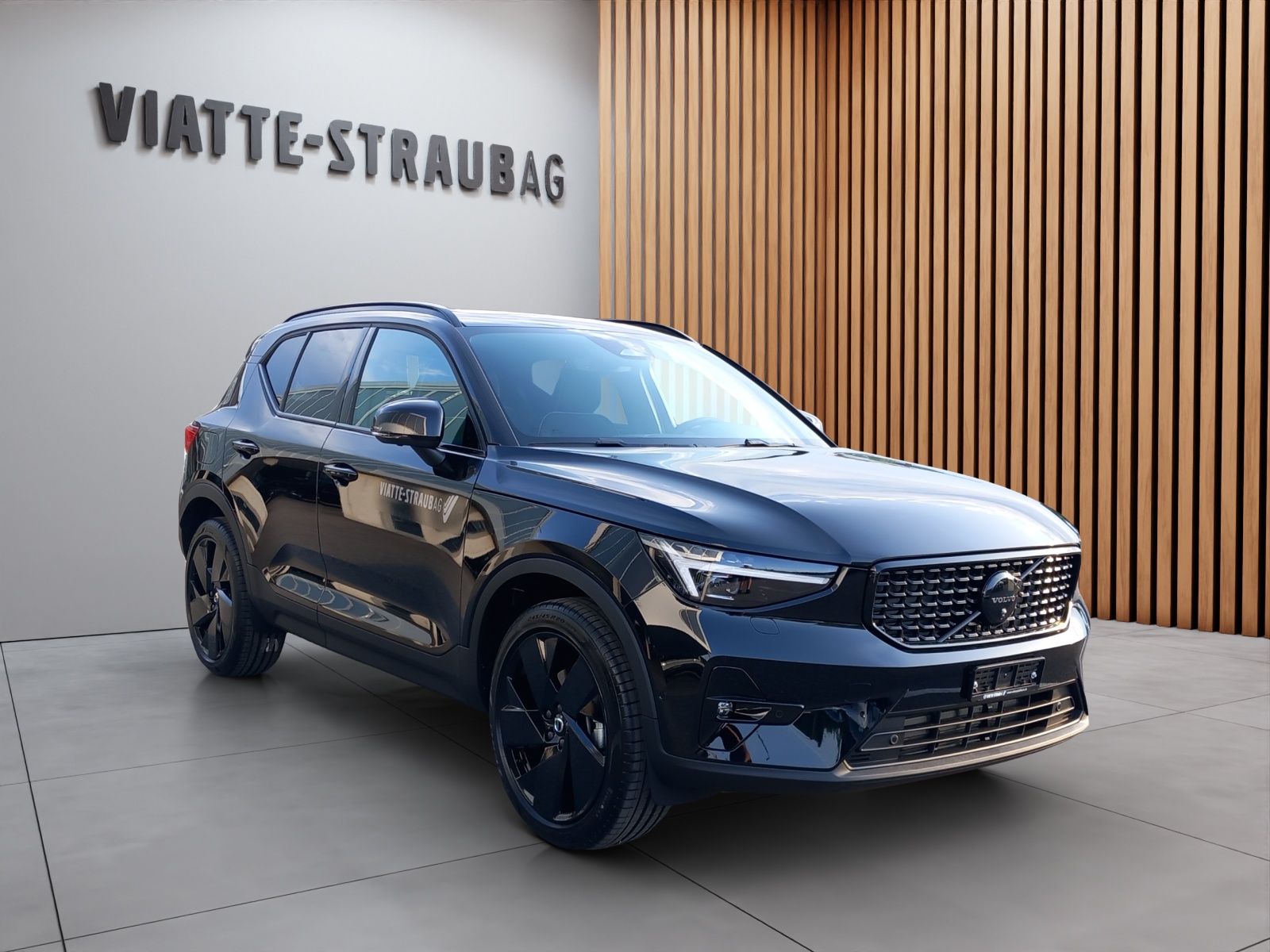 VOLVO XC40 2.0 B4 MH Black Edition-image-6
