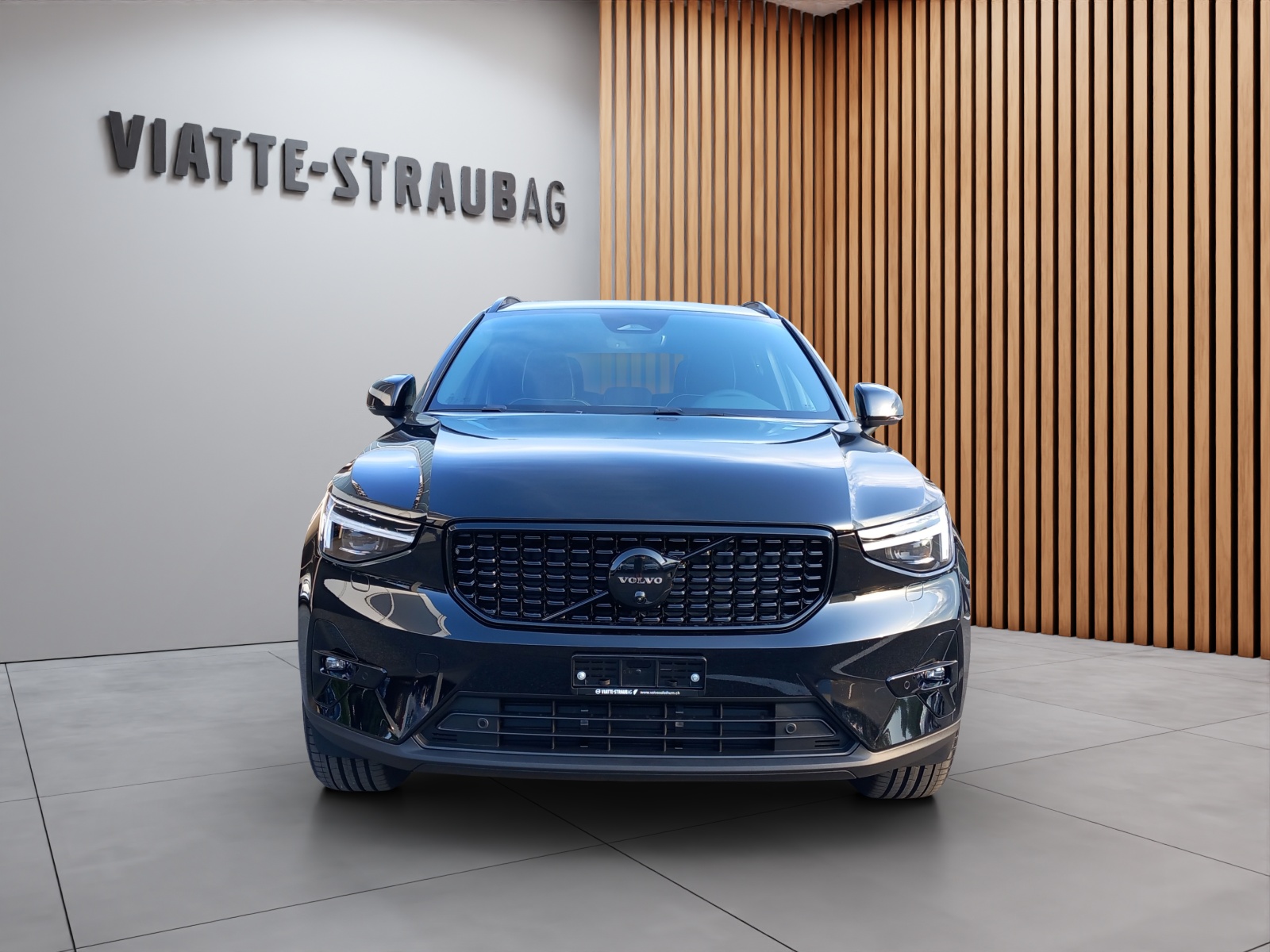 VOLVO XC40 2.0 B4 MH Black Edition-image-7