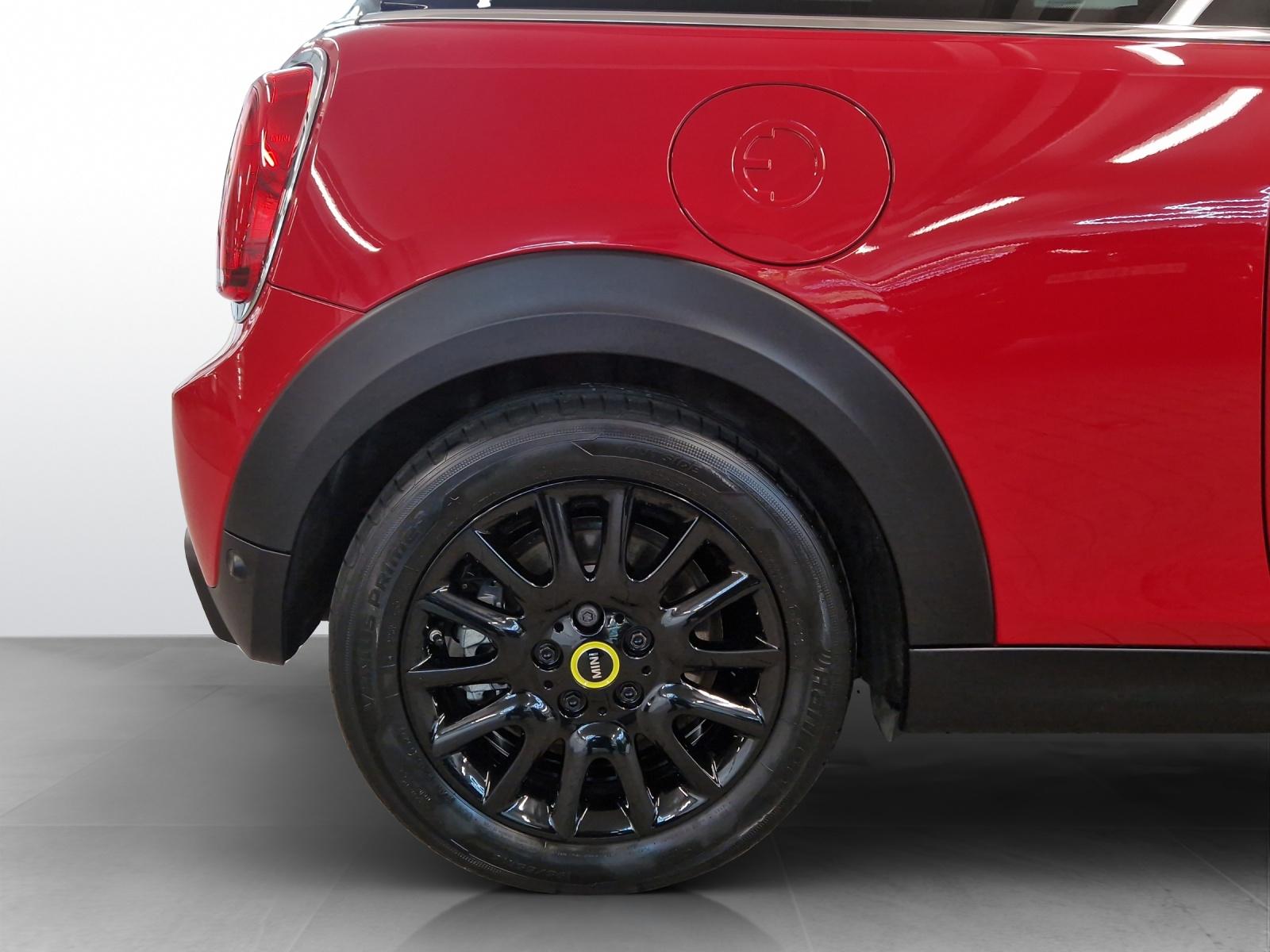 MINI Cooper SE F56-image-8