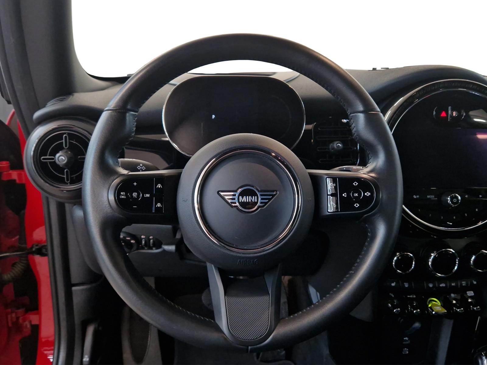 MINI Cooper SE F56-image-19