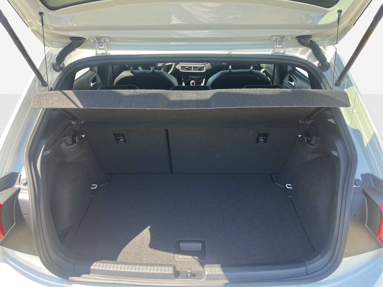 VW Polo 2.0 TSI GTI DSG-image-12